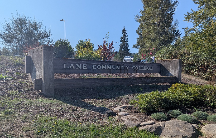 Комиссия по аккредитации выдала предупреждение Lane Community College из-за нарушений в управлении