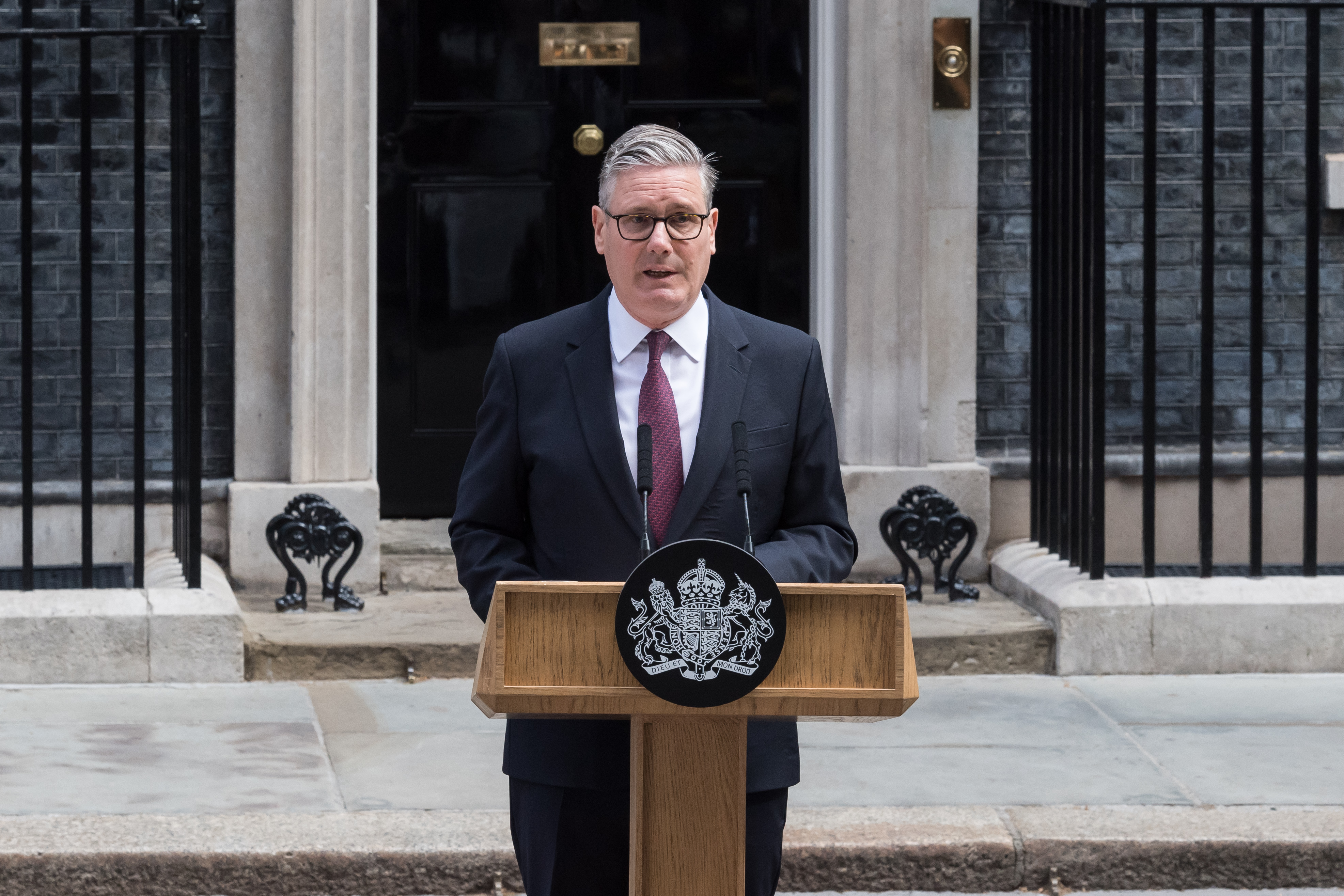 Keir Starmer has resigned , paving way for a 7th U . K . prime minister in 10 years