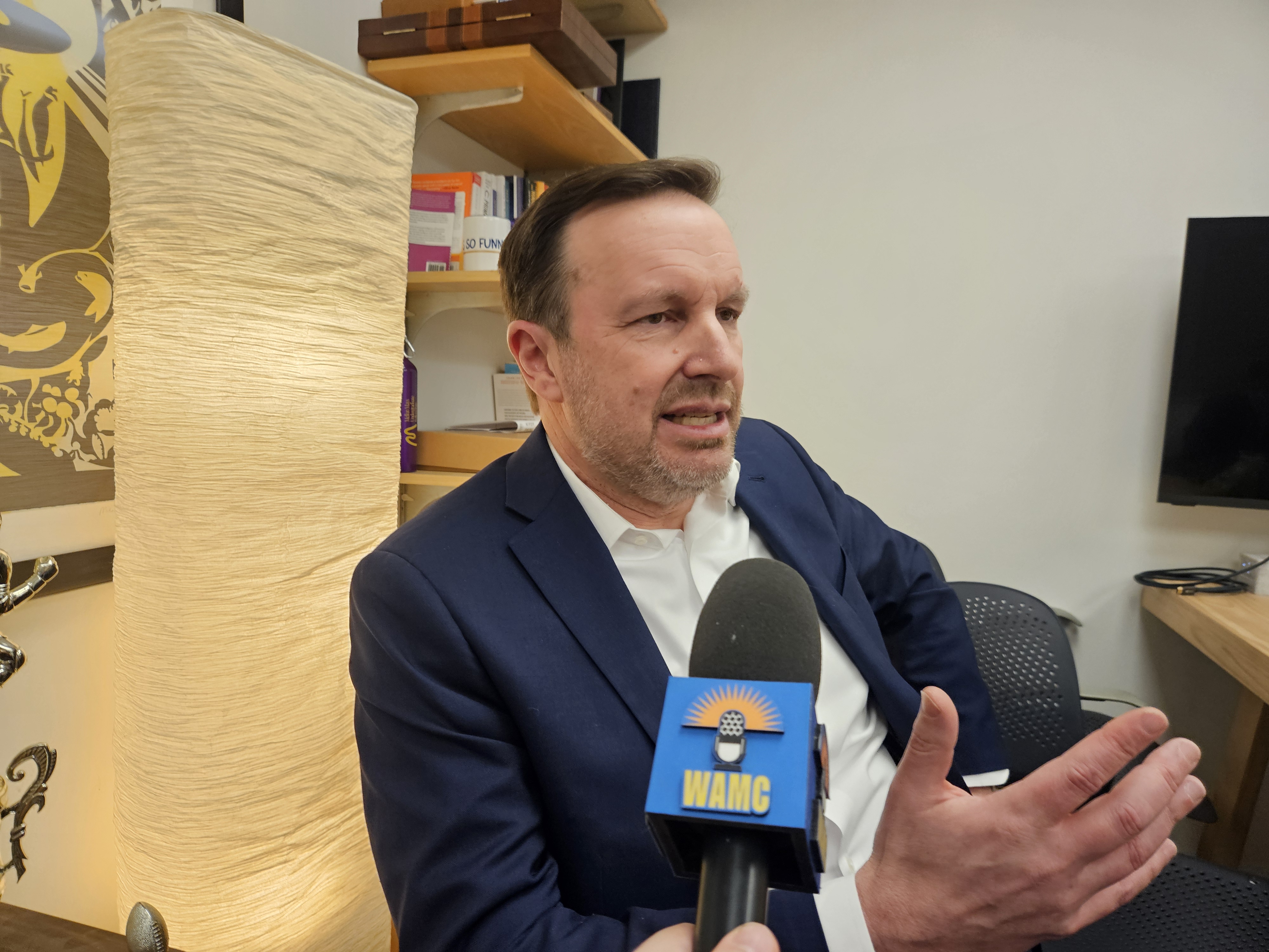 Sen . Murphy discusses rebuilding the Democratic Party , Israel , ICE and more