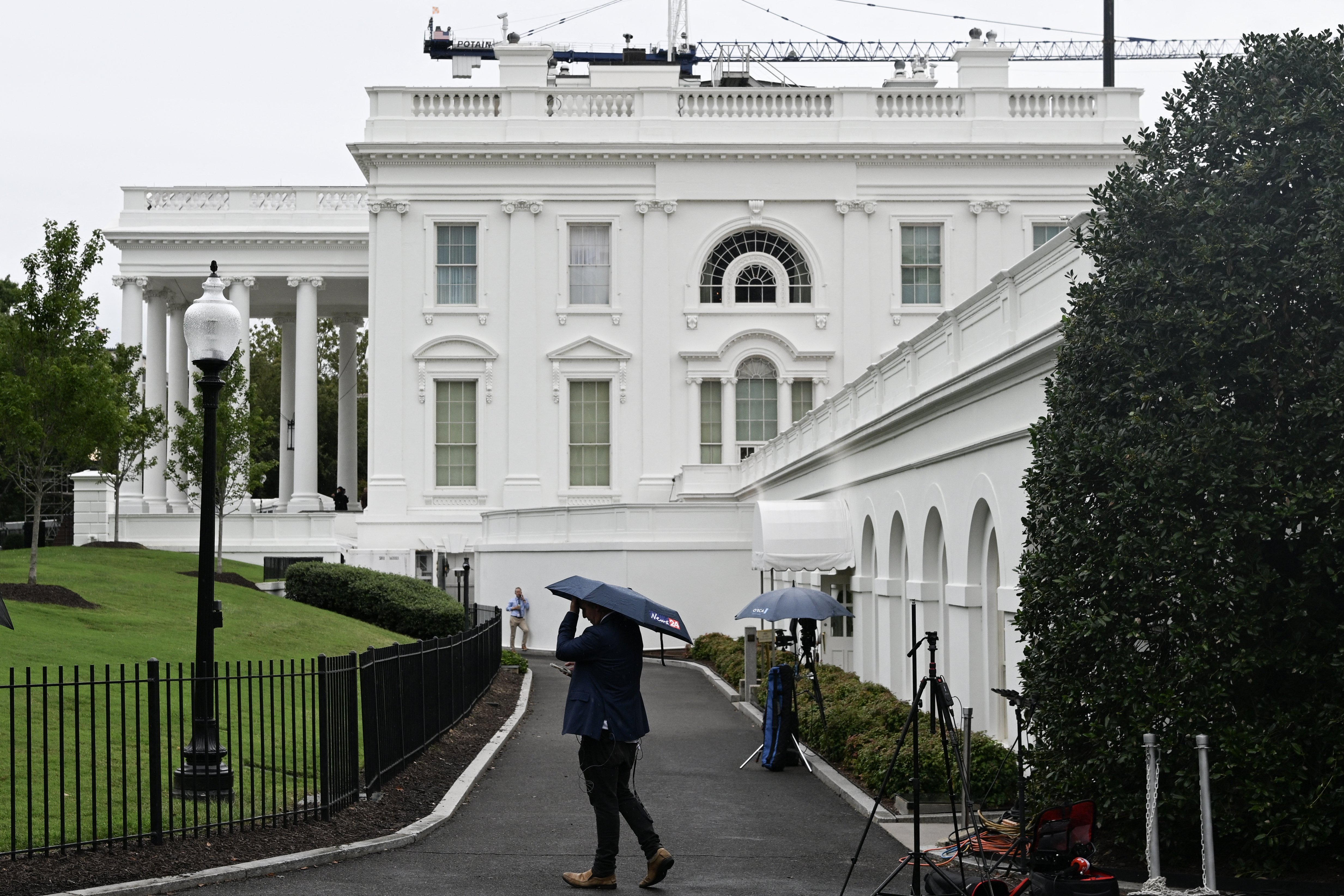 Judge considers restoring journalist access to White House after Trump ban