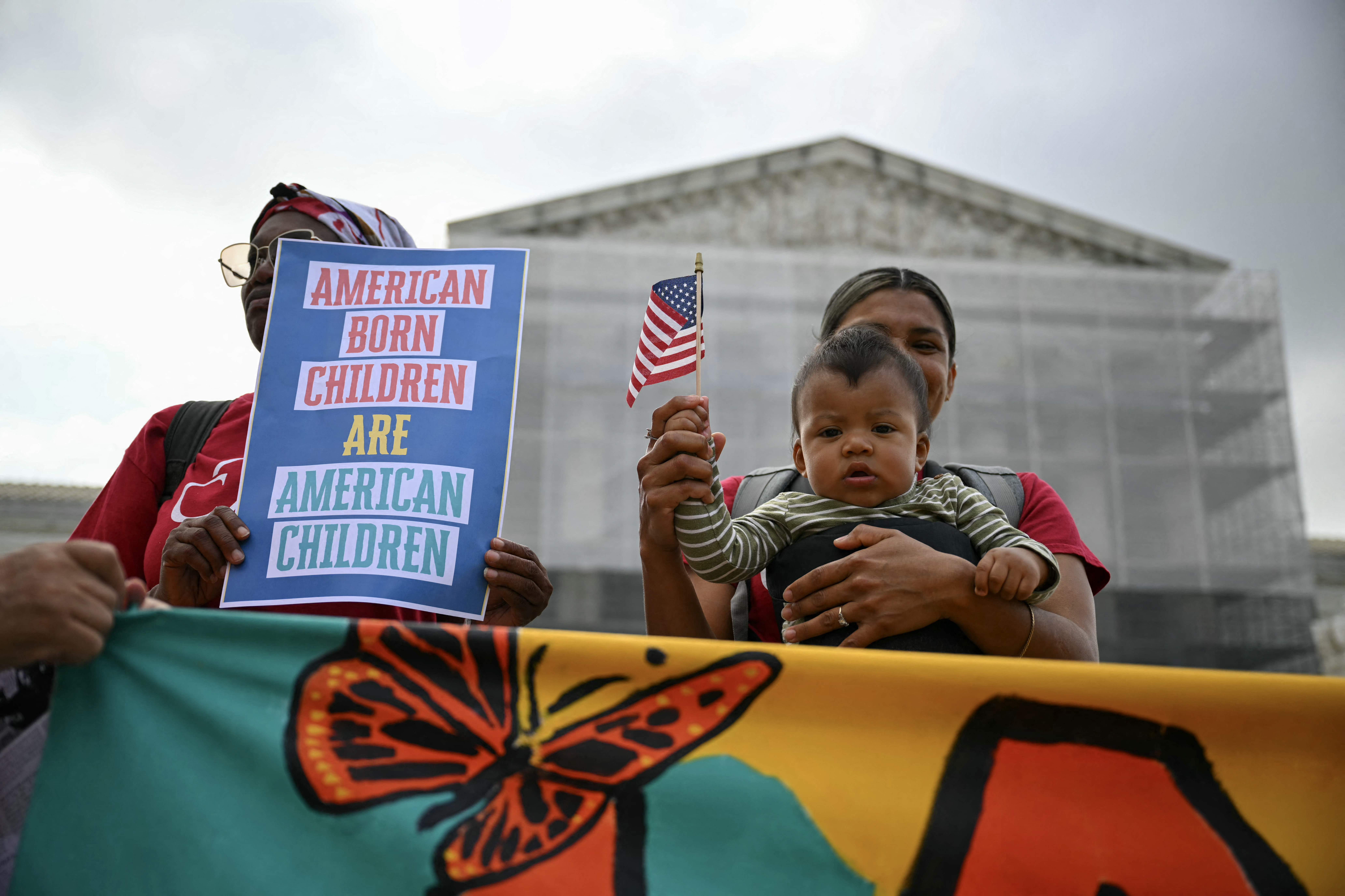 US Supreme Court building representing the upholding of US birthright citizenship