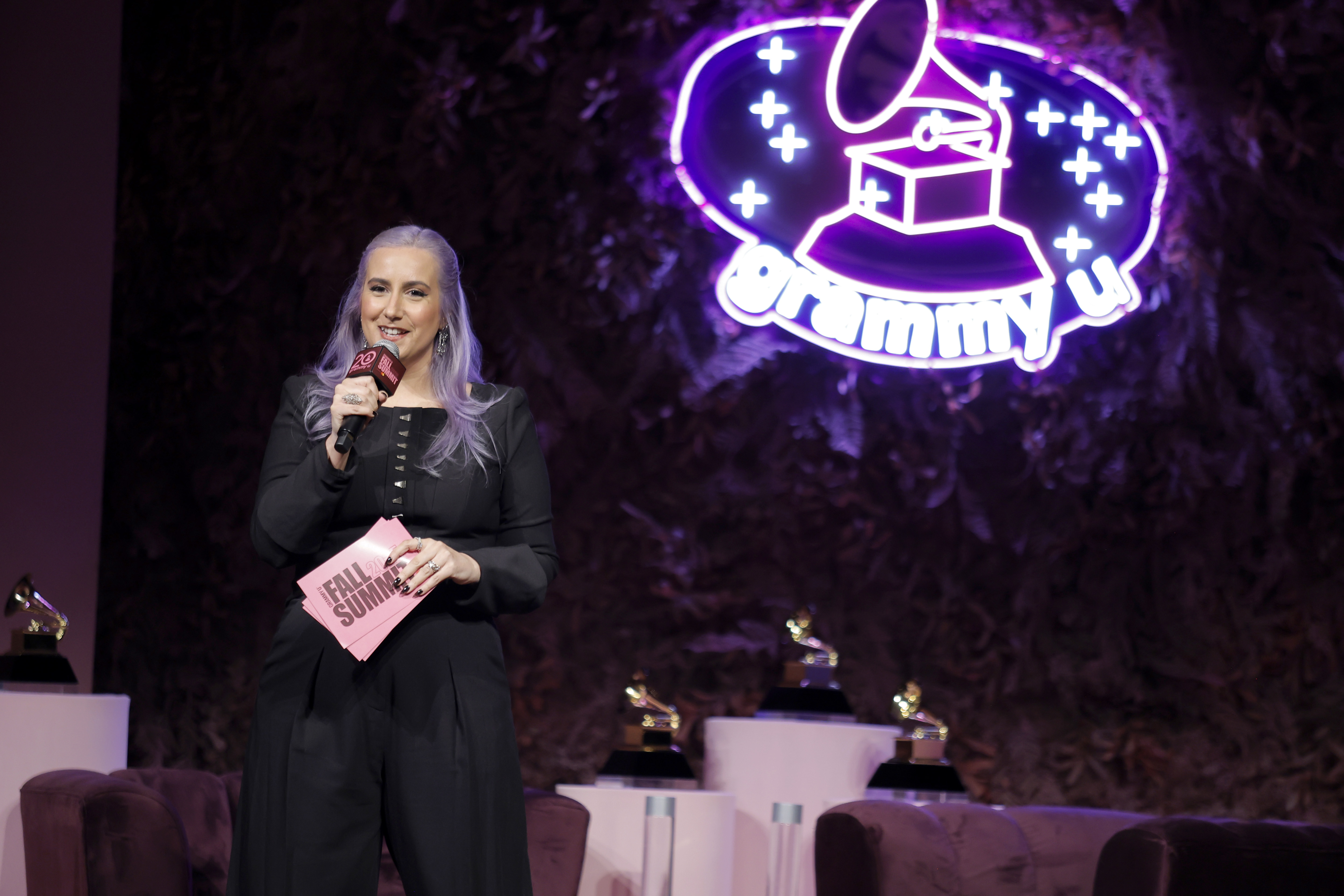 Программа Grammy U помогает студентам строить карьеру в музыкальной индустрии