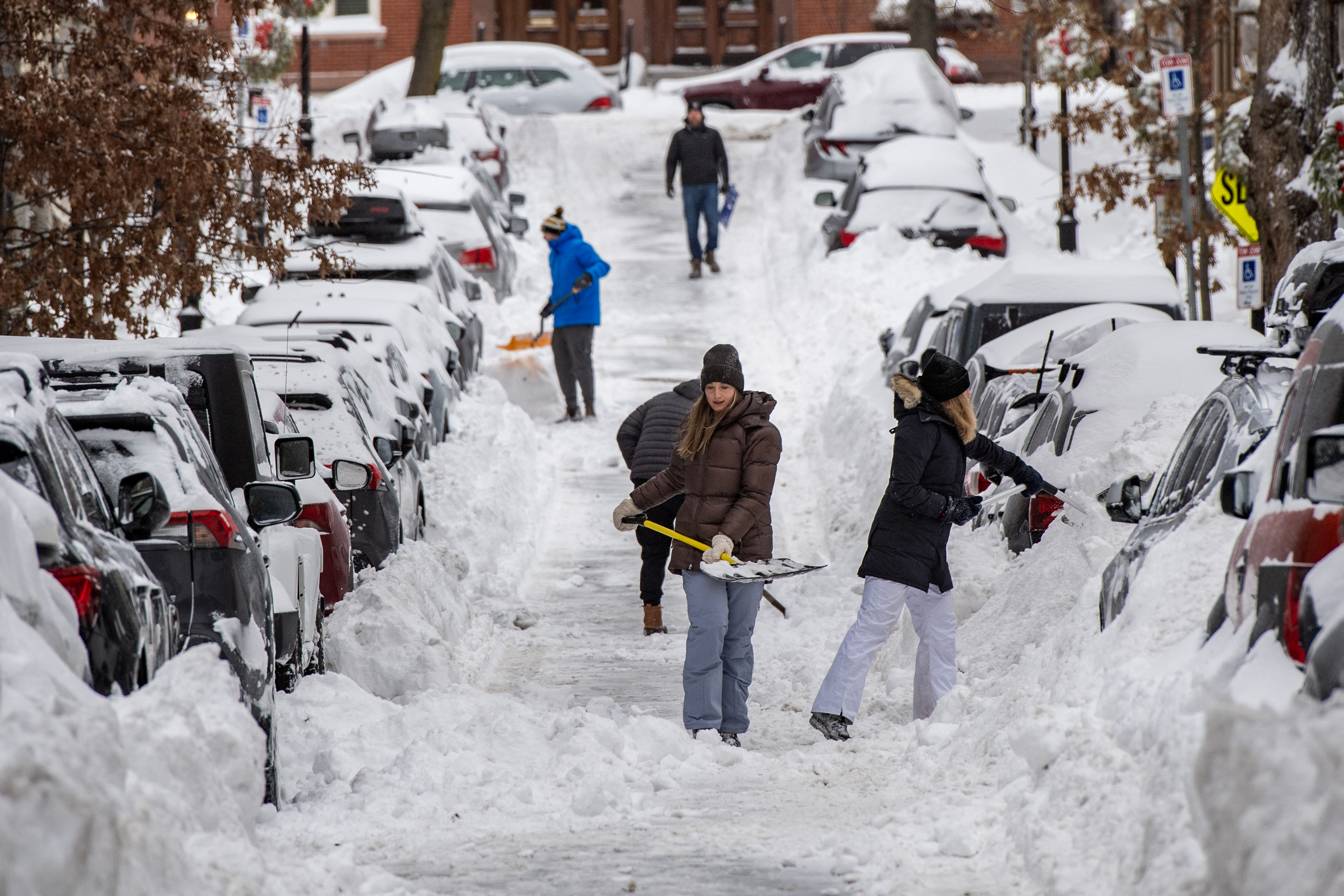 Can you save a public parking spot after a snowstorm ? The debate rages on