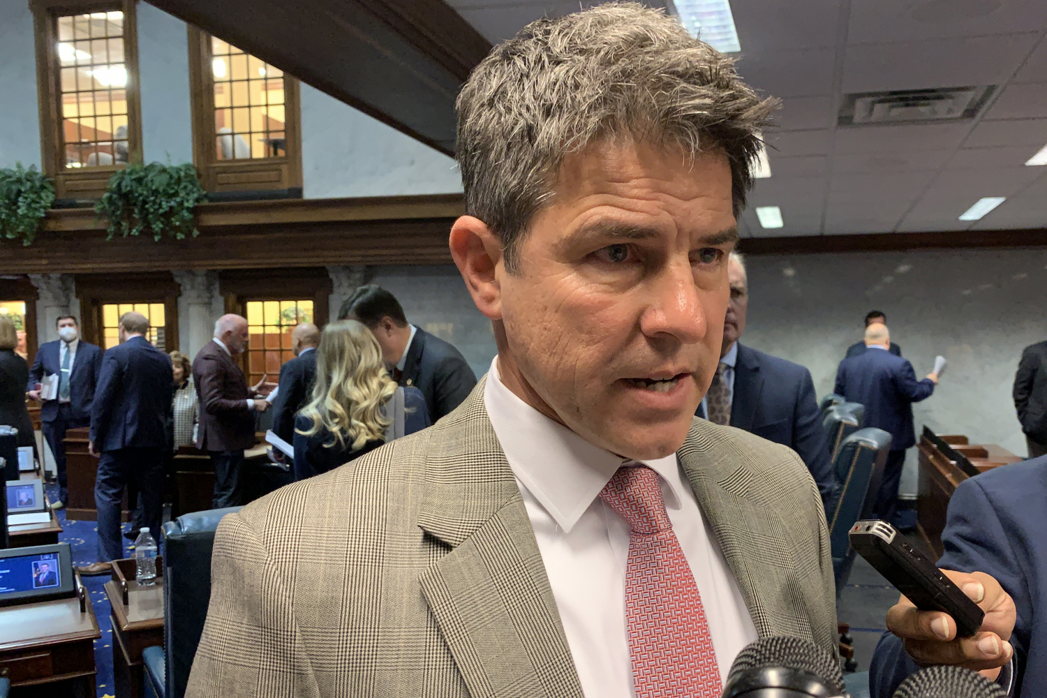 Bray wont seek another term as Senate leader after redistricting fight with Trump and Braun