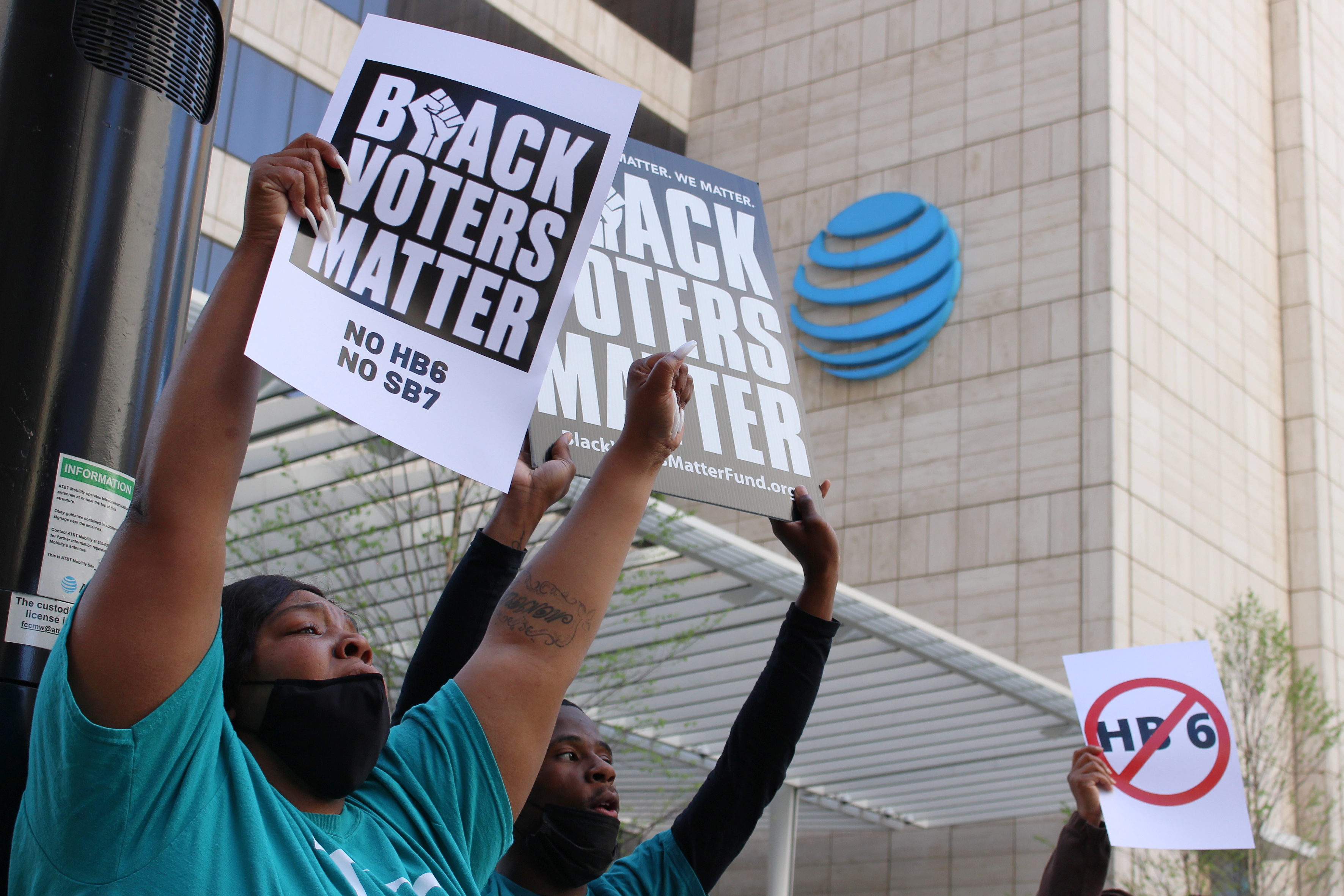 Civil Rights Activists Push AT&T, Other Texas Companies To Join Voting Rights Fight - Vimarsana News