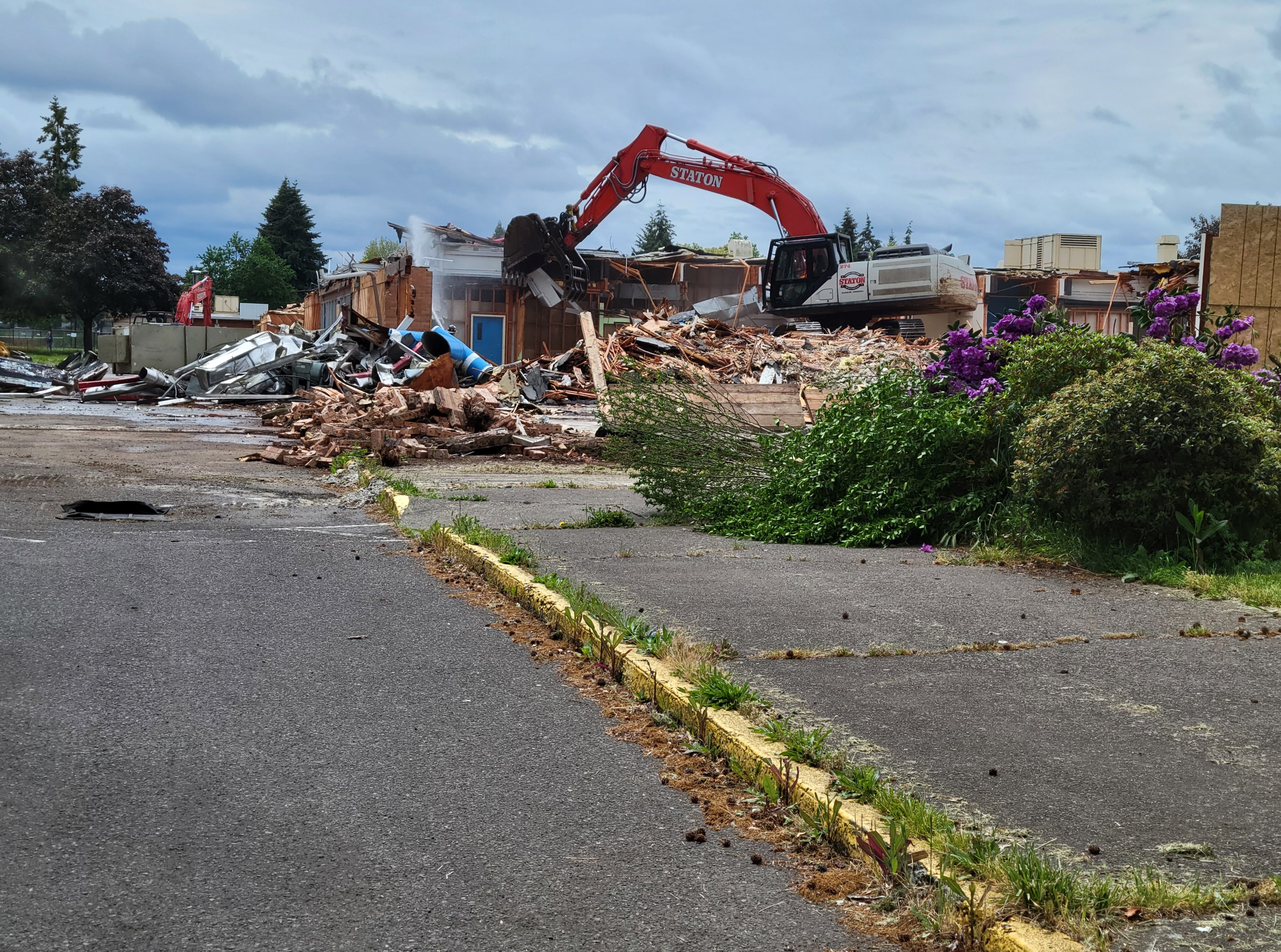 Eugene 4J demolishes old North Eugene High School - Vimarsana News
