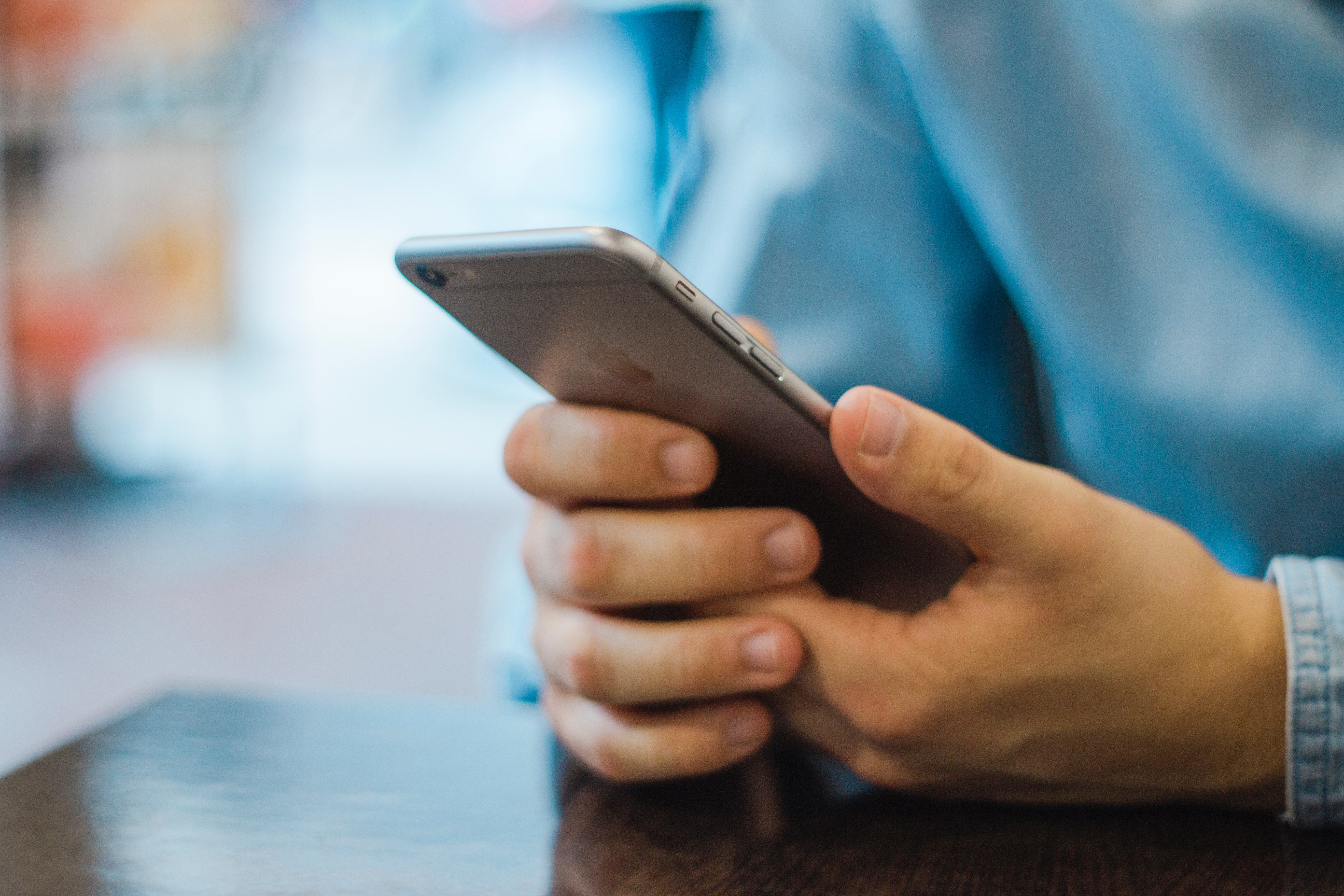 Santa Rosa Commission Rejects Cell Phone Tax Increase - Vimarsana News