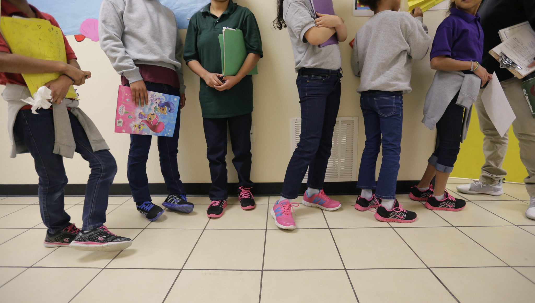 Active COVID-19 Cases Confirmed In More Than 20 Texas Migrant Youth Facilities - Vimarsana News