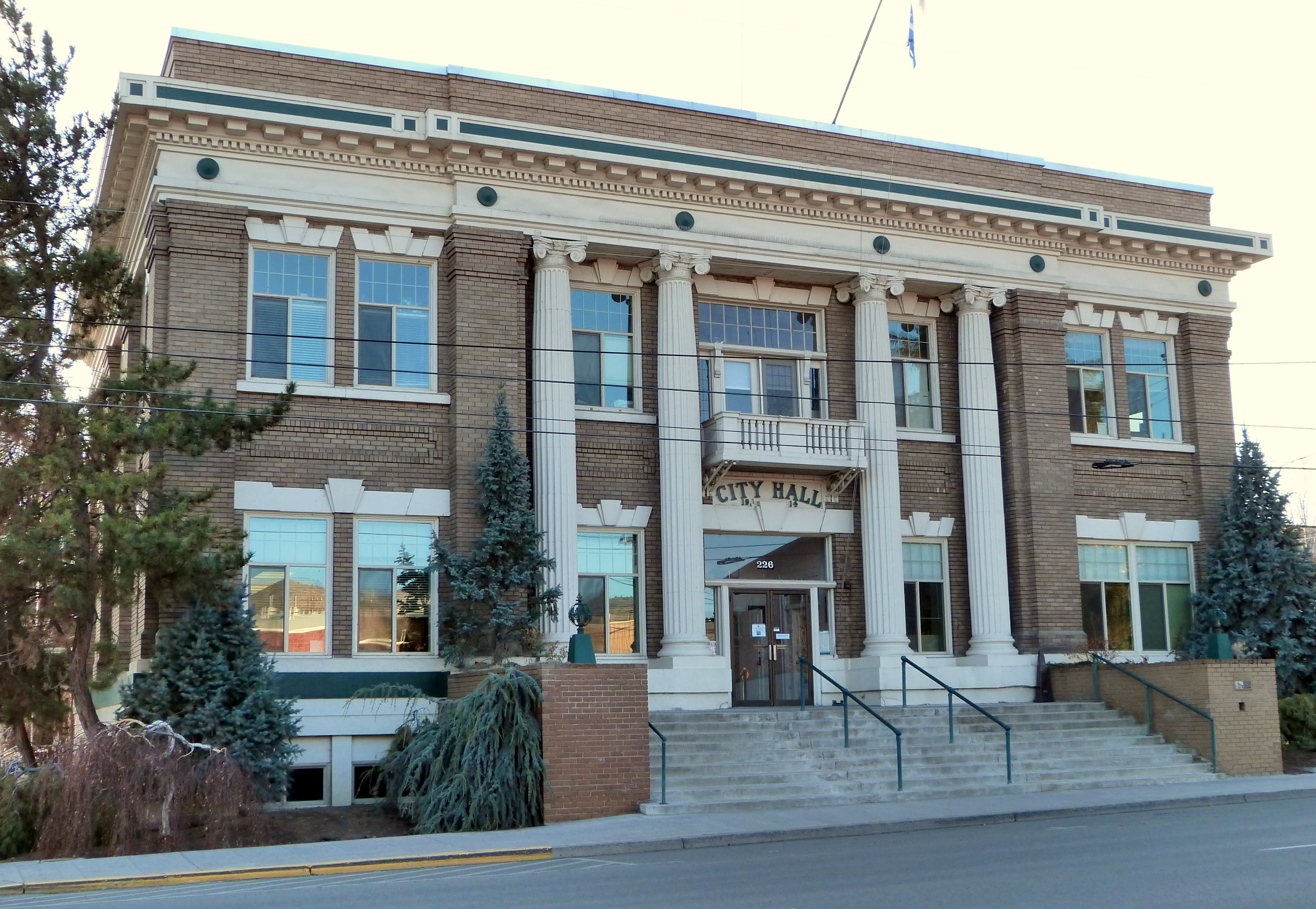 Klamath Falls Official Says He Was Threatened During City Council Meeting - Vimarsana News