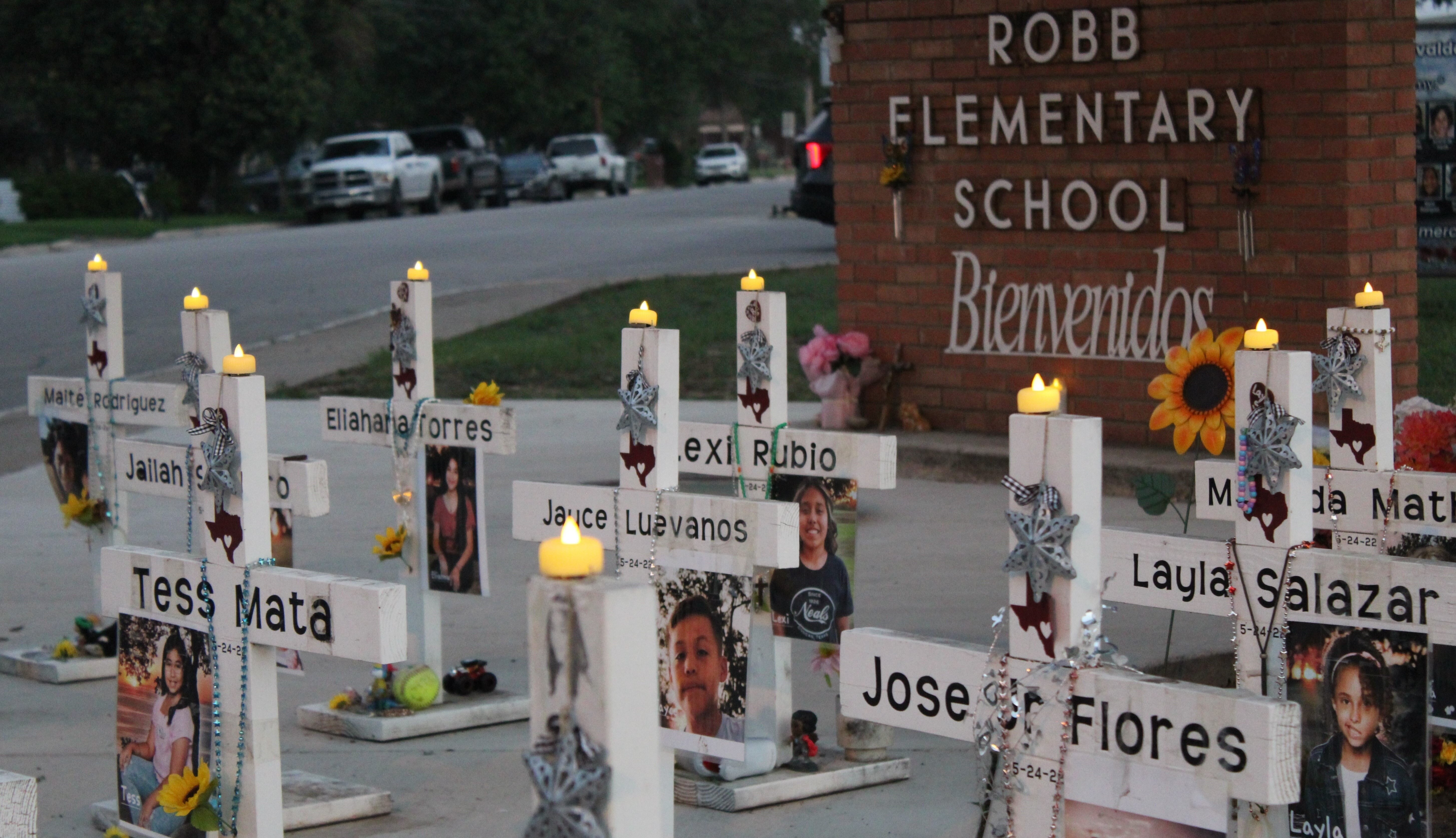 Uvalde families sue Meta, Activision and Daniel Defense for 'grooming' Robb Elementary shooter - Vimarsana News