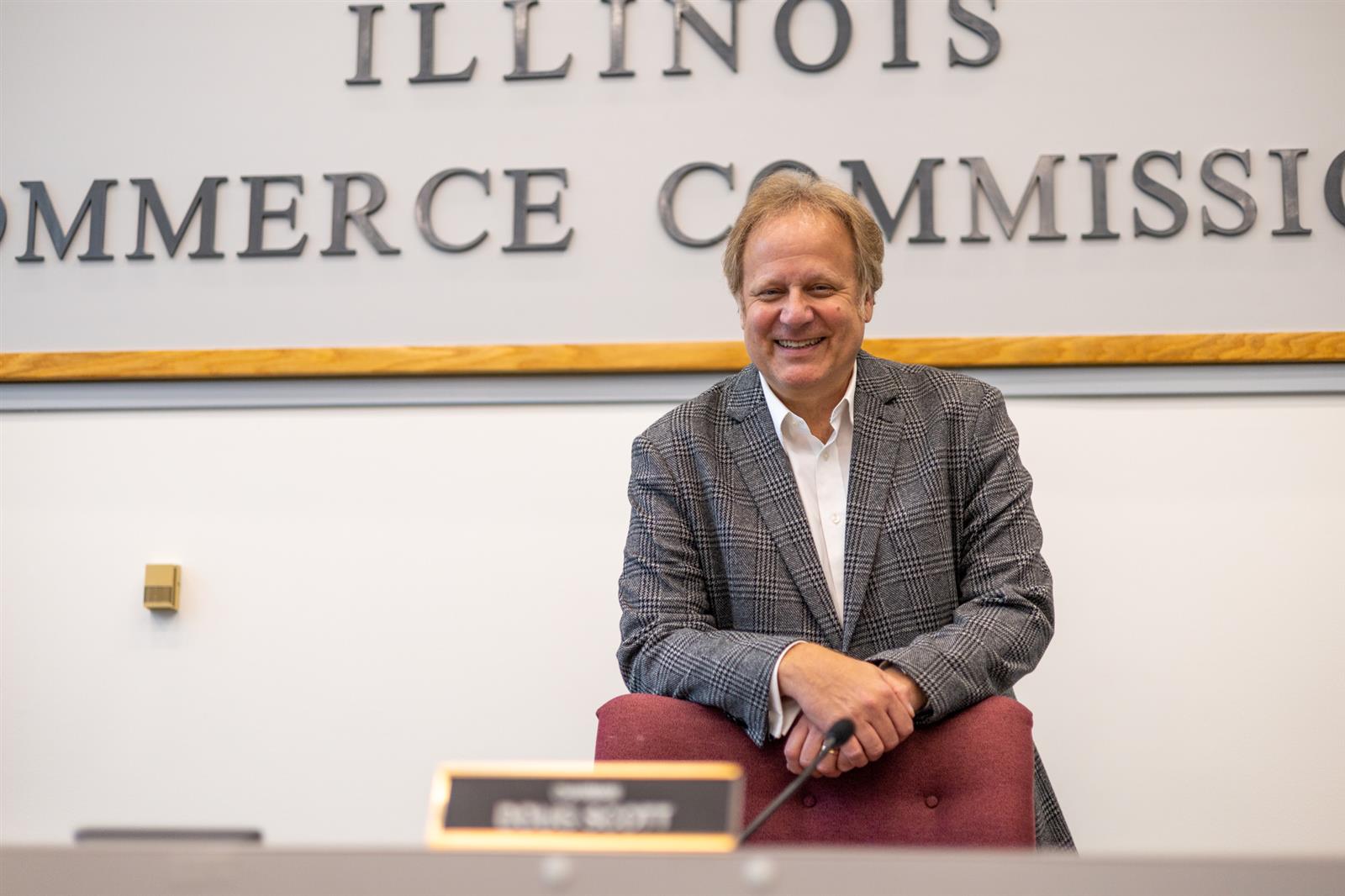 Doug Scott, an architect of Illinois' climate policy, takes gavel of state's utility regulatory commission - Vimarsana News