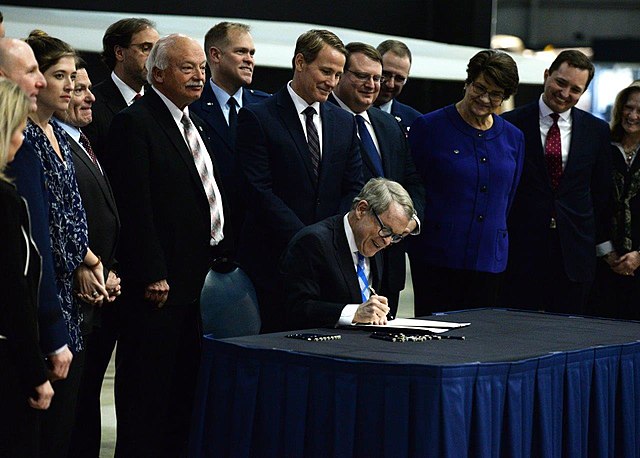 Wide-ranging state budget bill changes energy policy in Ohio - Vimarsana News