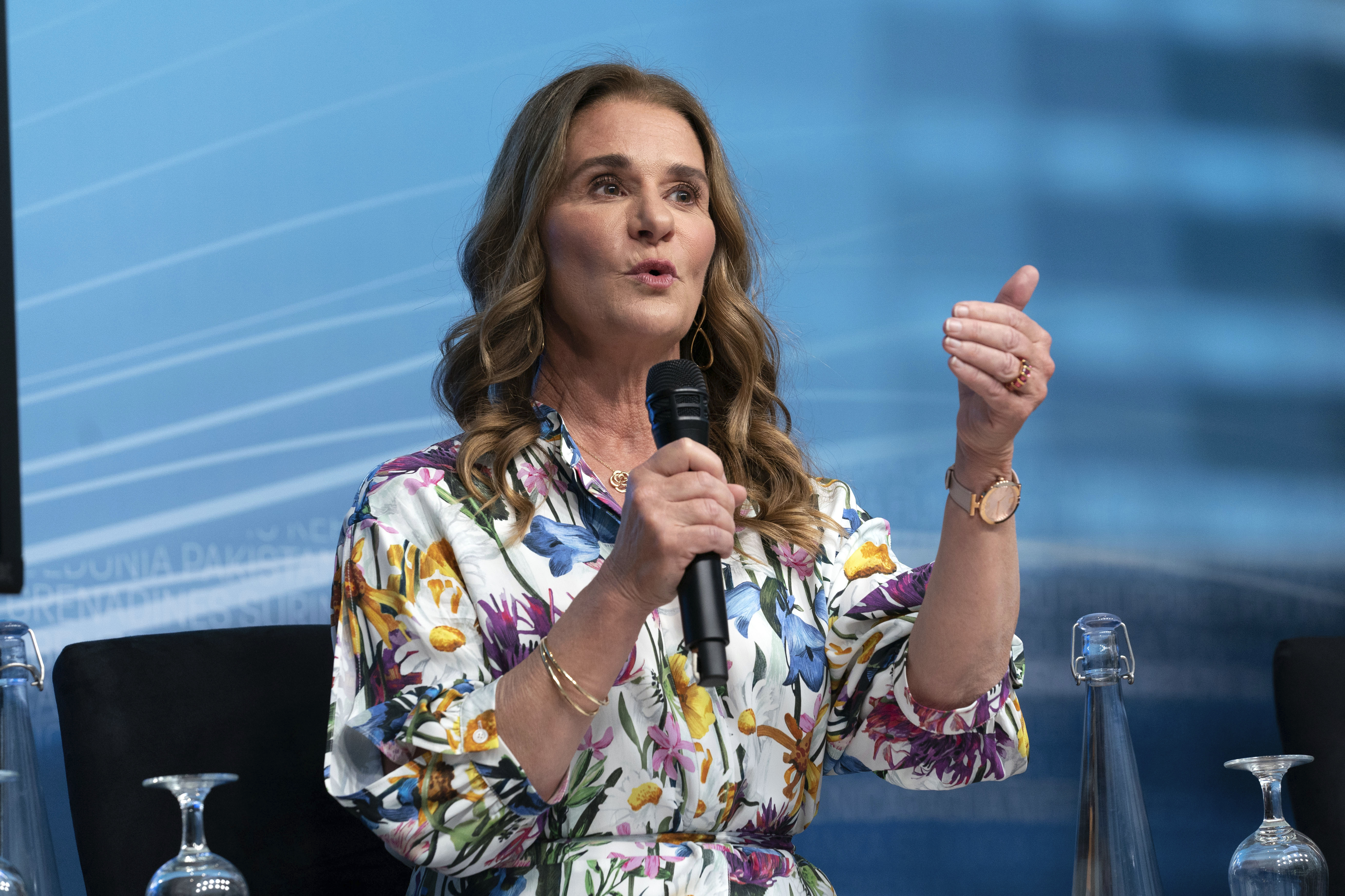 Melinda French Gates to give $1 billion to women's rights groups - Vimarsana News