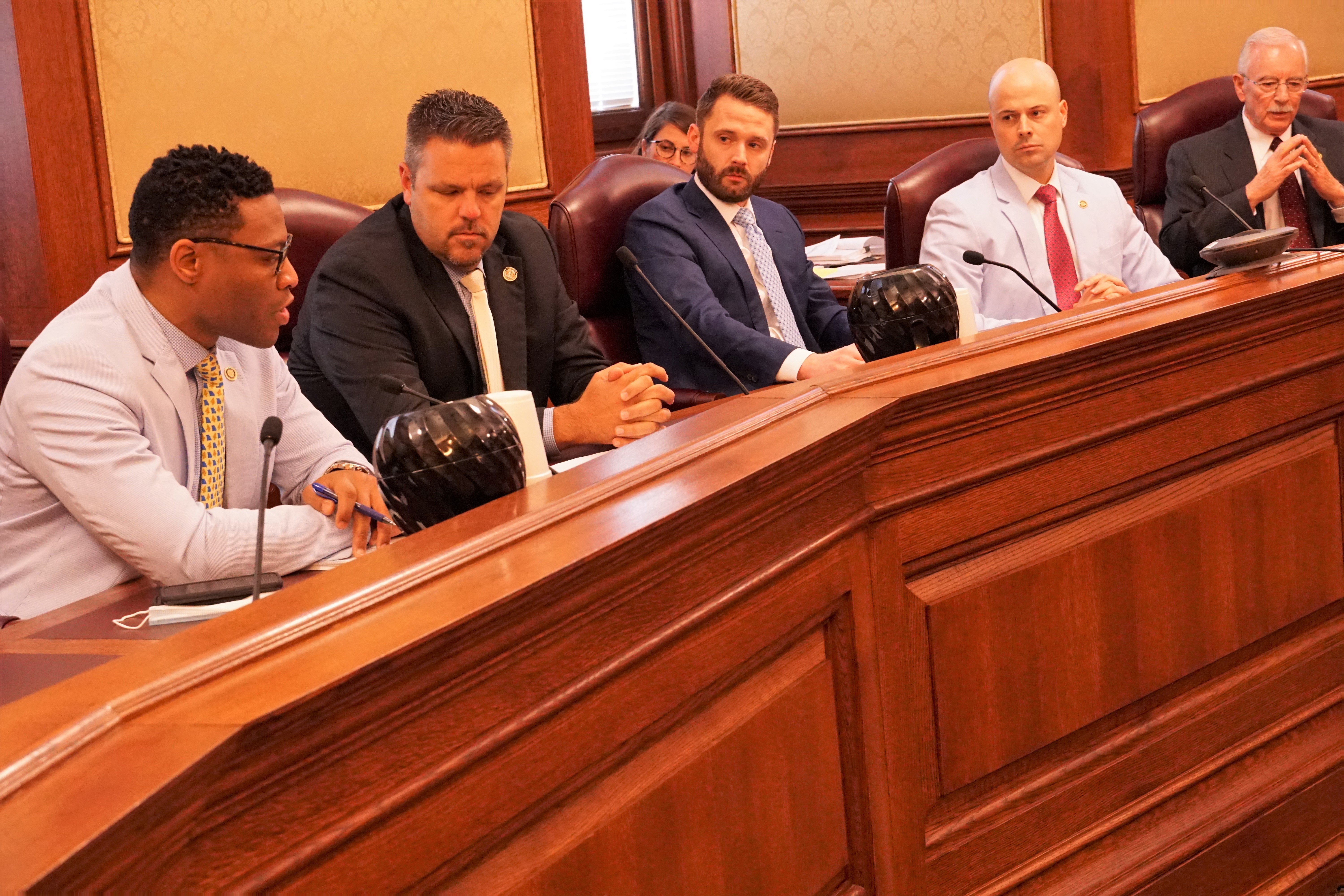 Missouri Senate Passes Wide-Ranging Law Enforcement And Criminal Justice Bill - Vimarsana News