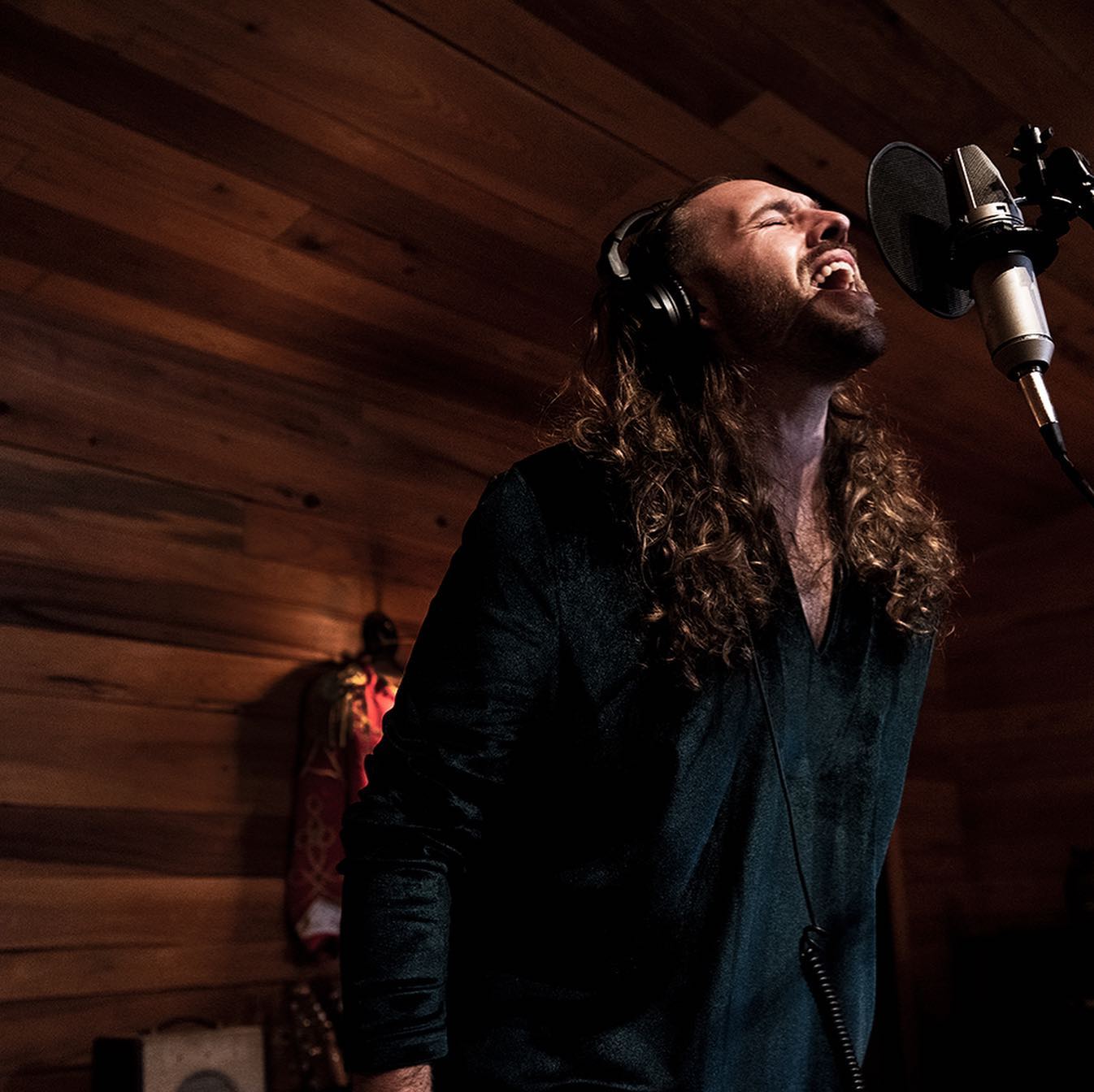 Slinging Hot Dogs To Seth Avett And Singing Southern Rock: Charlotte's Late Night Special Has Some Music Stories - Vimarsana News