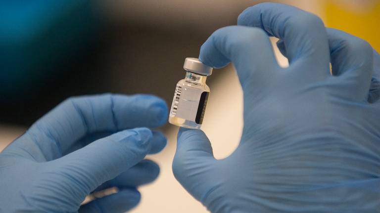 Coronavirus Live Updates: CDC Issues New COVID Vaccination Guidance For People With Pre-Existing Conditions - Vimarsana News