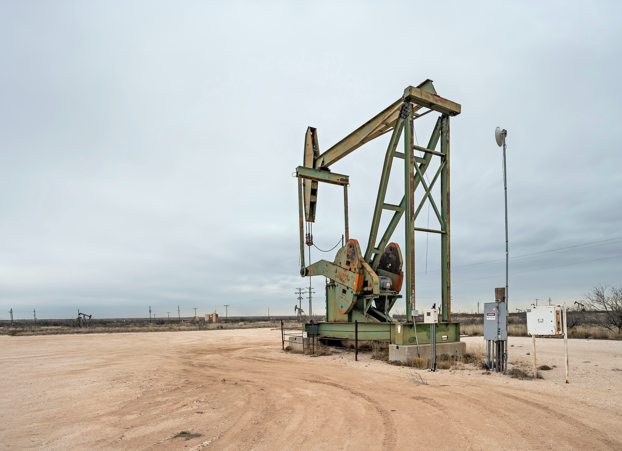 Oil and gas areas of Mountain West leak up to nine times more methane than EPA thinks - Vimarsana News