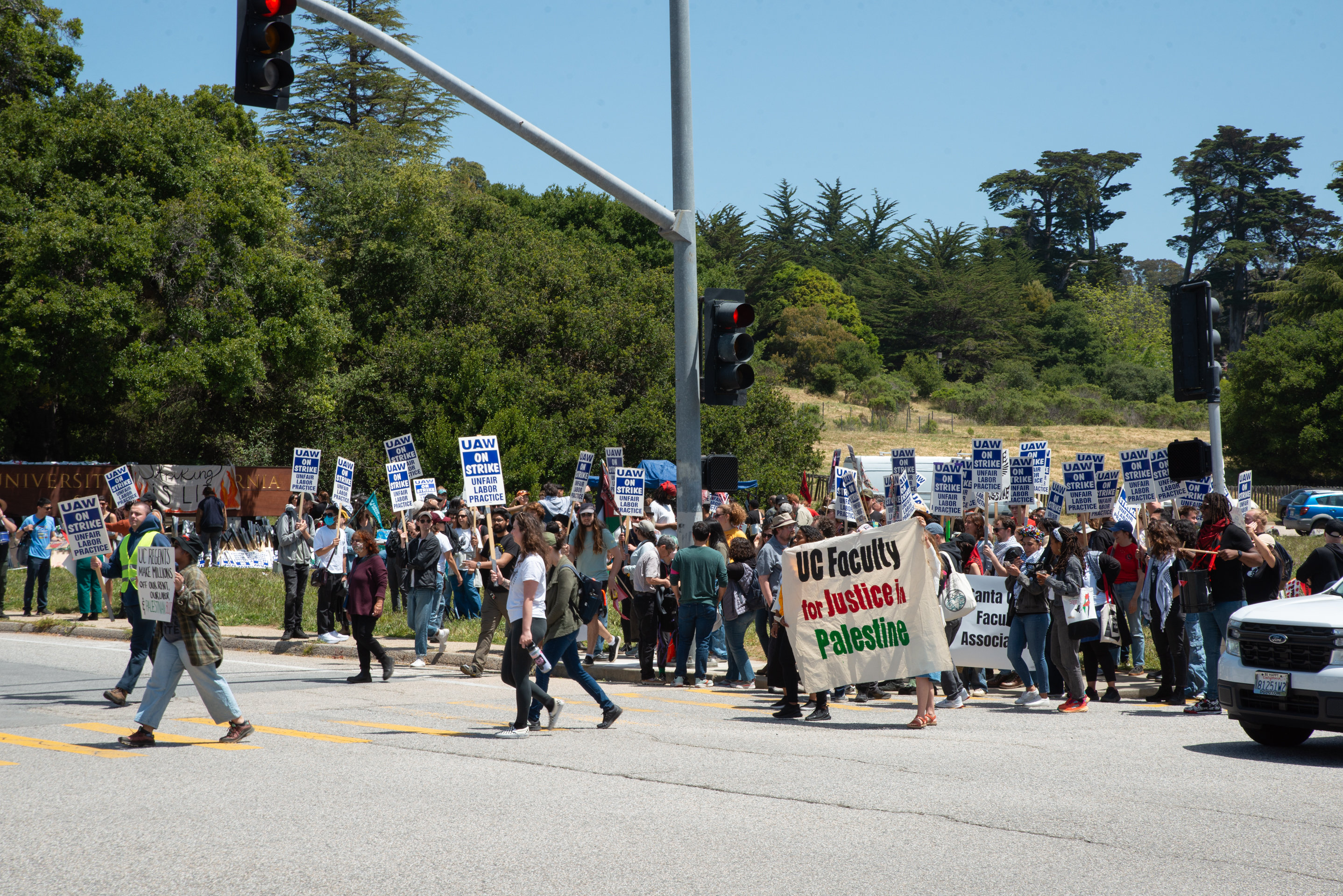 UC Santa Cruz student workers, researchers strike over police crackdown at pro-Palestine protests - Vimarsana News