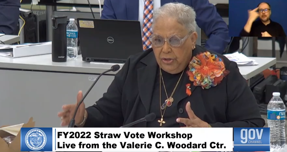 Mecklenburg Commissioners Vote 6-2 To Withhold Money From CMS - Vimarsana News
