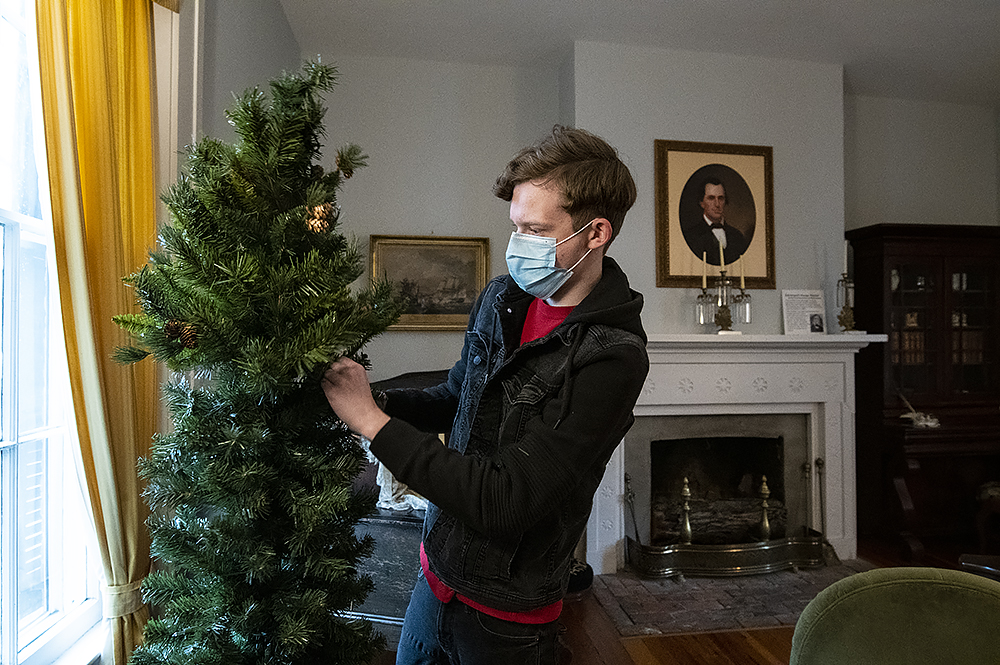 Historic Homes And Small Museums Plan Subdued Holidays But Hope Their Stories Ease Pandemic Fears - Vimarsana News