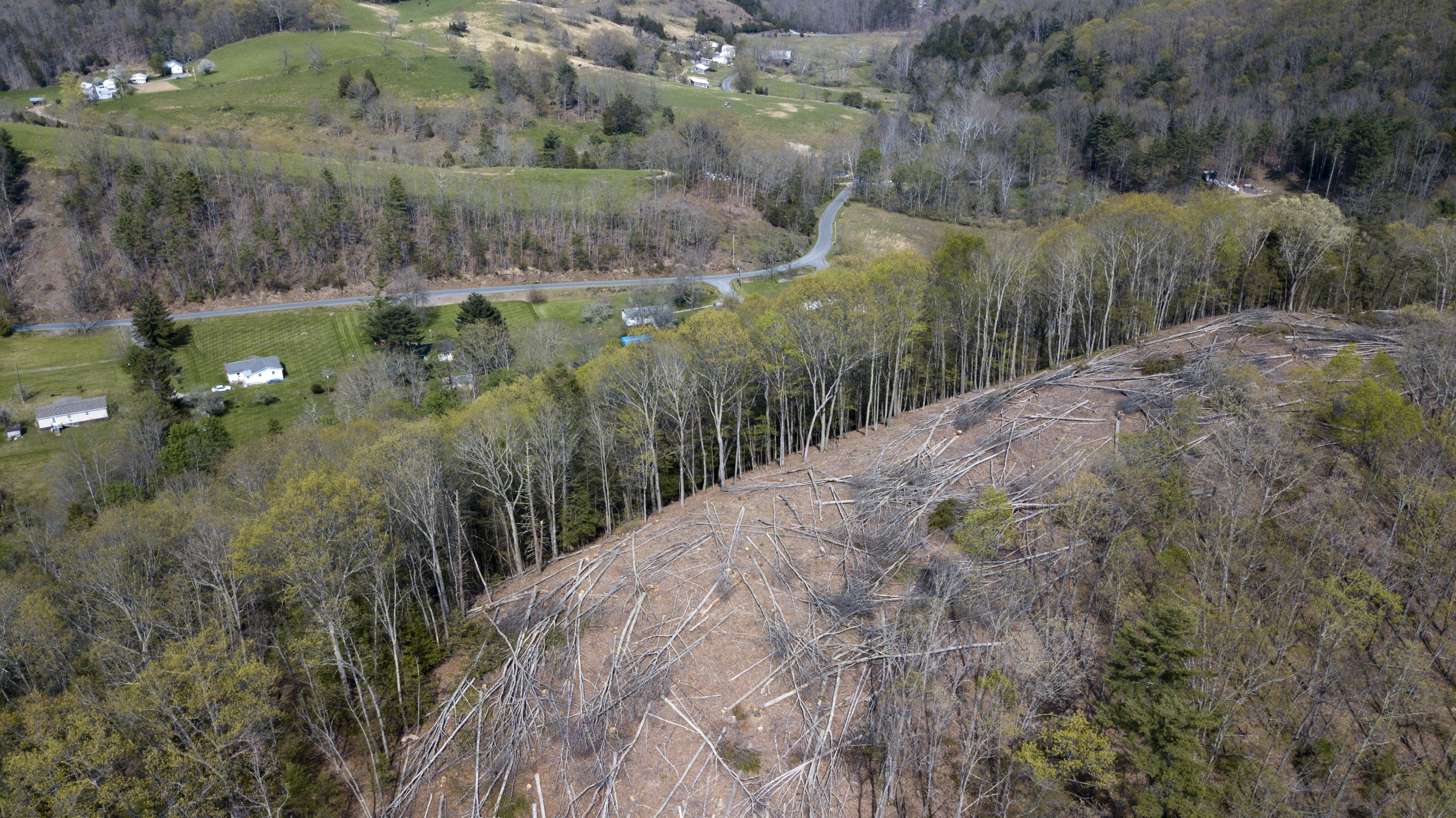 Supreme Court won't hear landowners' eminent domain case related to Mountain Valley Pipeline - Vimarsana News