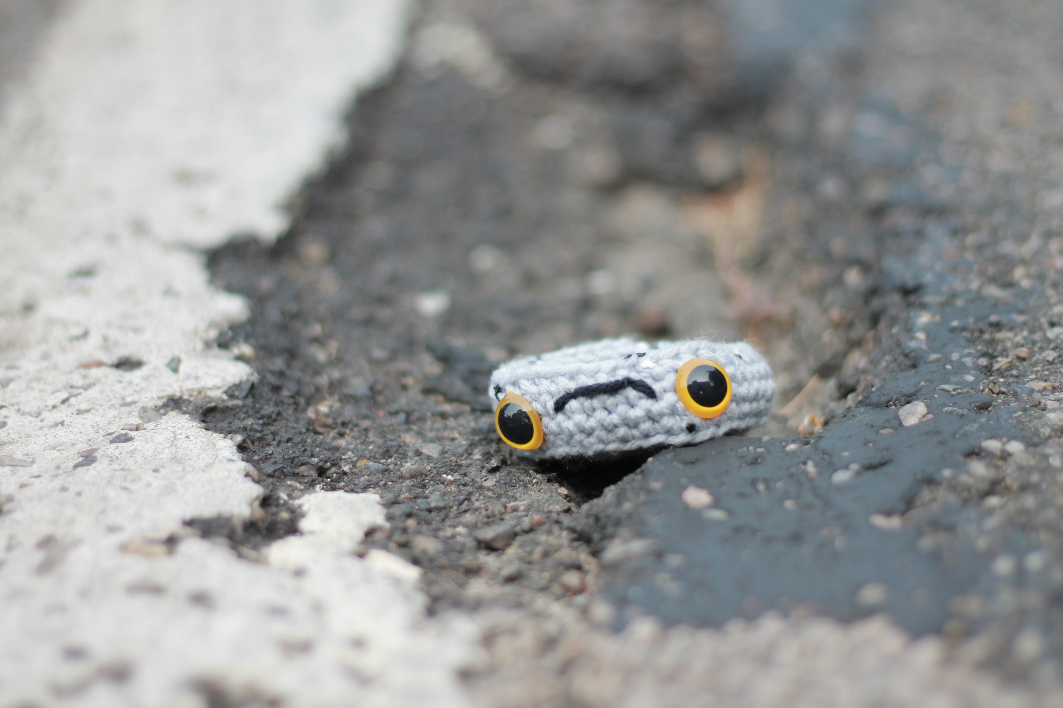 Michigan artist crochet potholes named after notoriously bad roads - Vimarsana News