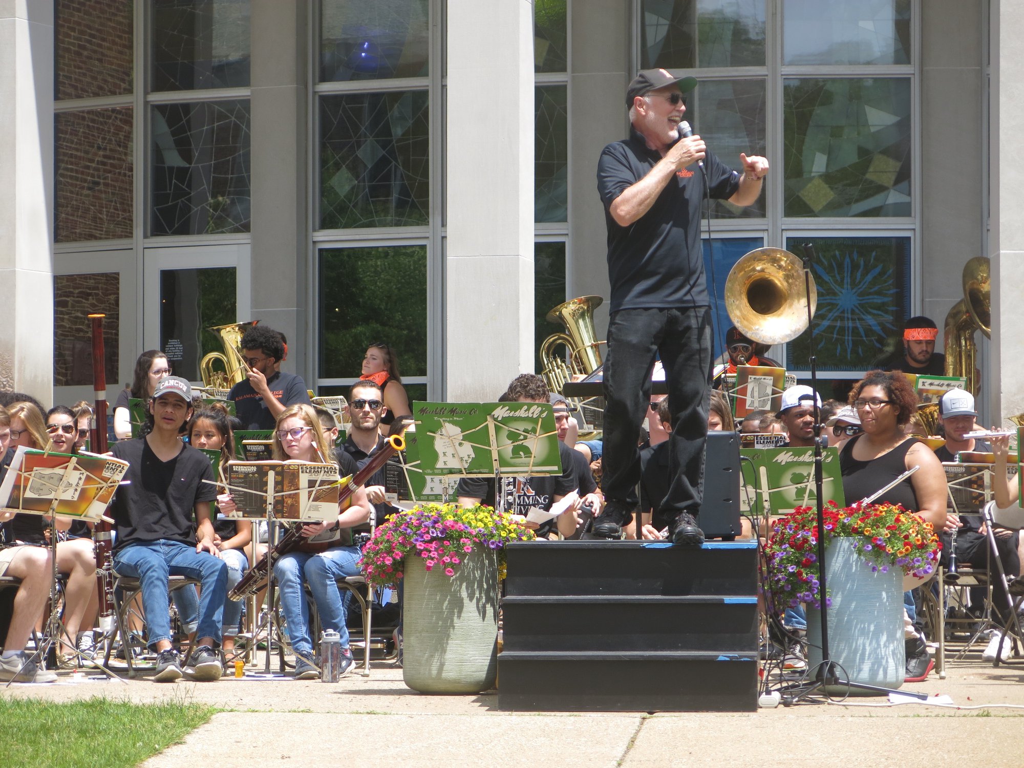 K-College professor's retirement sendoff includes a concert by his popular band for beginners - Vimarsana News