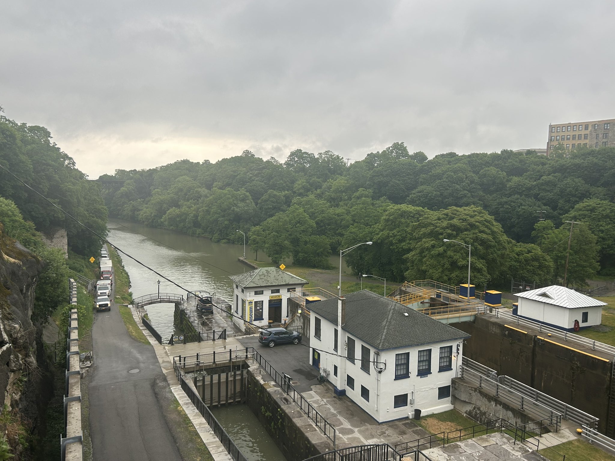 1 dead after tour boat capsizes in Lockport caves - Vimarsana News