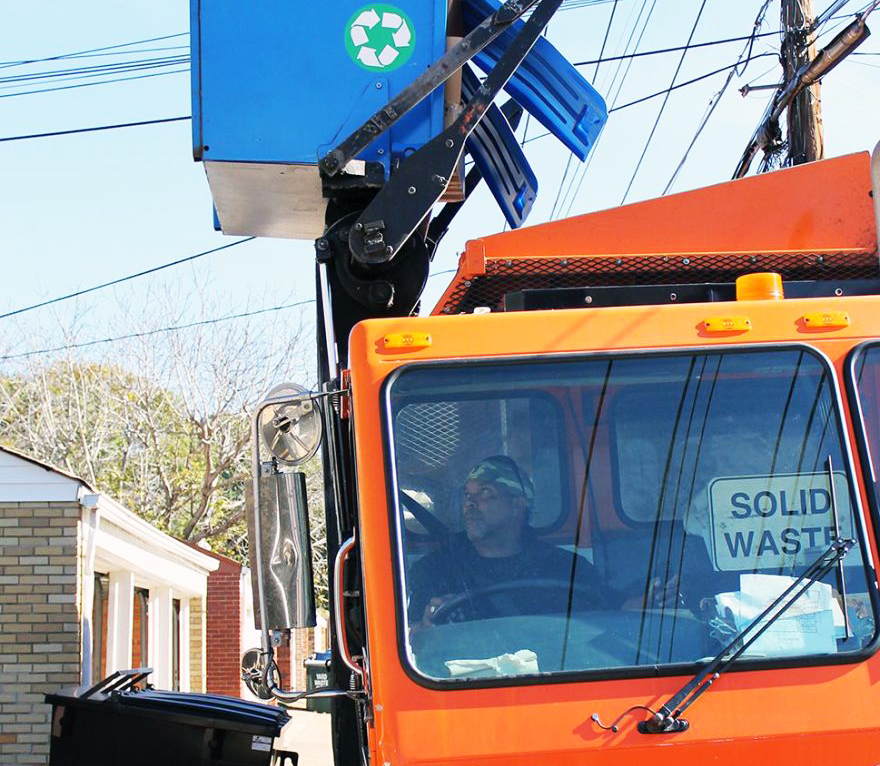 Facing Serious Staff Shortage, St. Louis Looks To Hire More Trash Truck Drivers - Vimarsana News