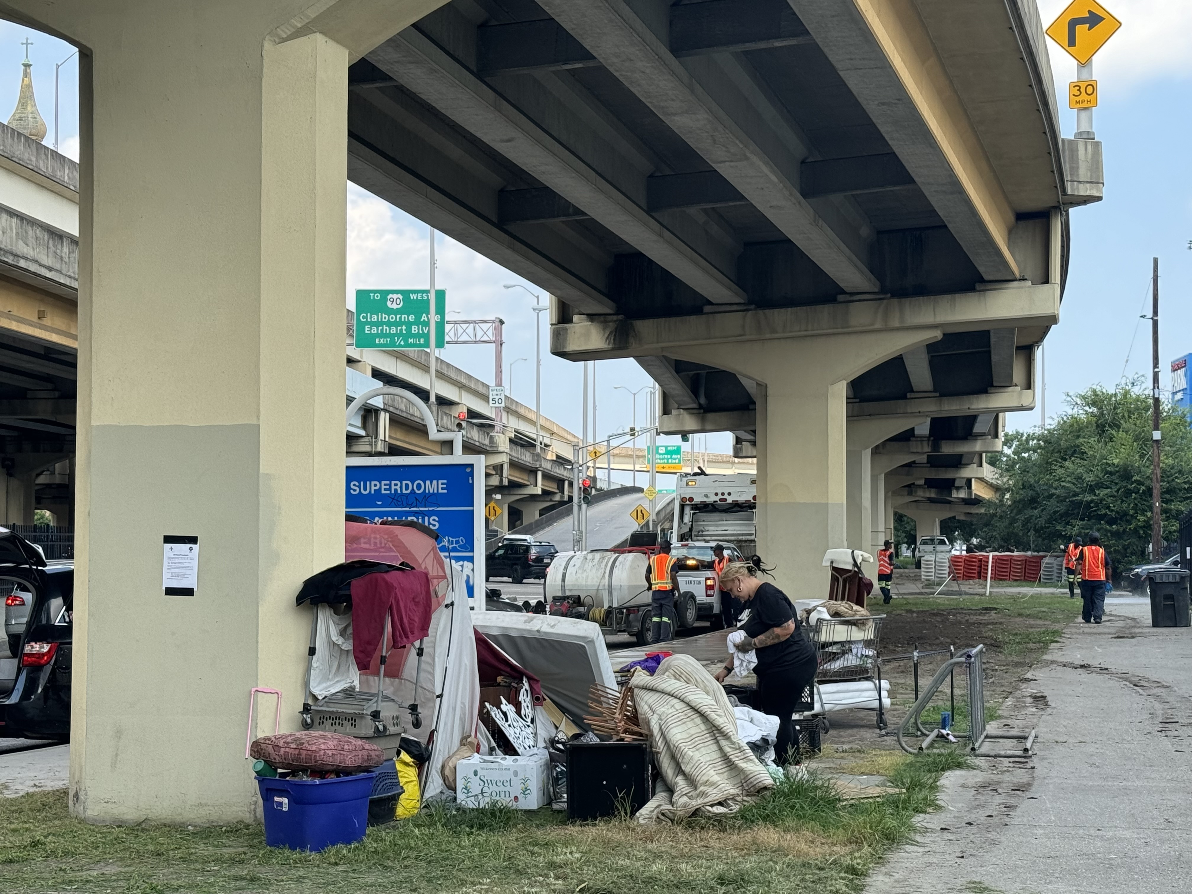 New Orleans clears homeless encampment under Pontchartrain Expressway - Vimarsana News