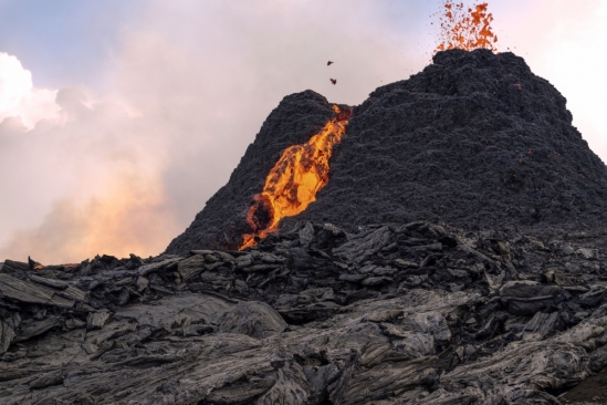 South Coast Geologist Has Front Row Seat To Birth Of World's Newest Volcano - Vimarsana News
