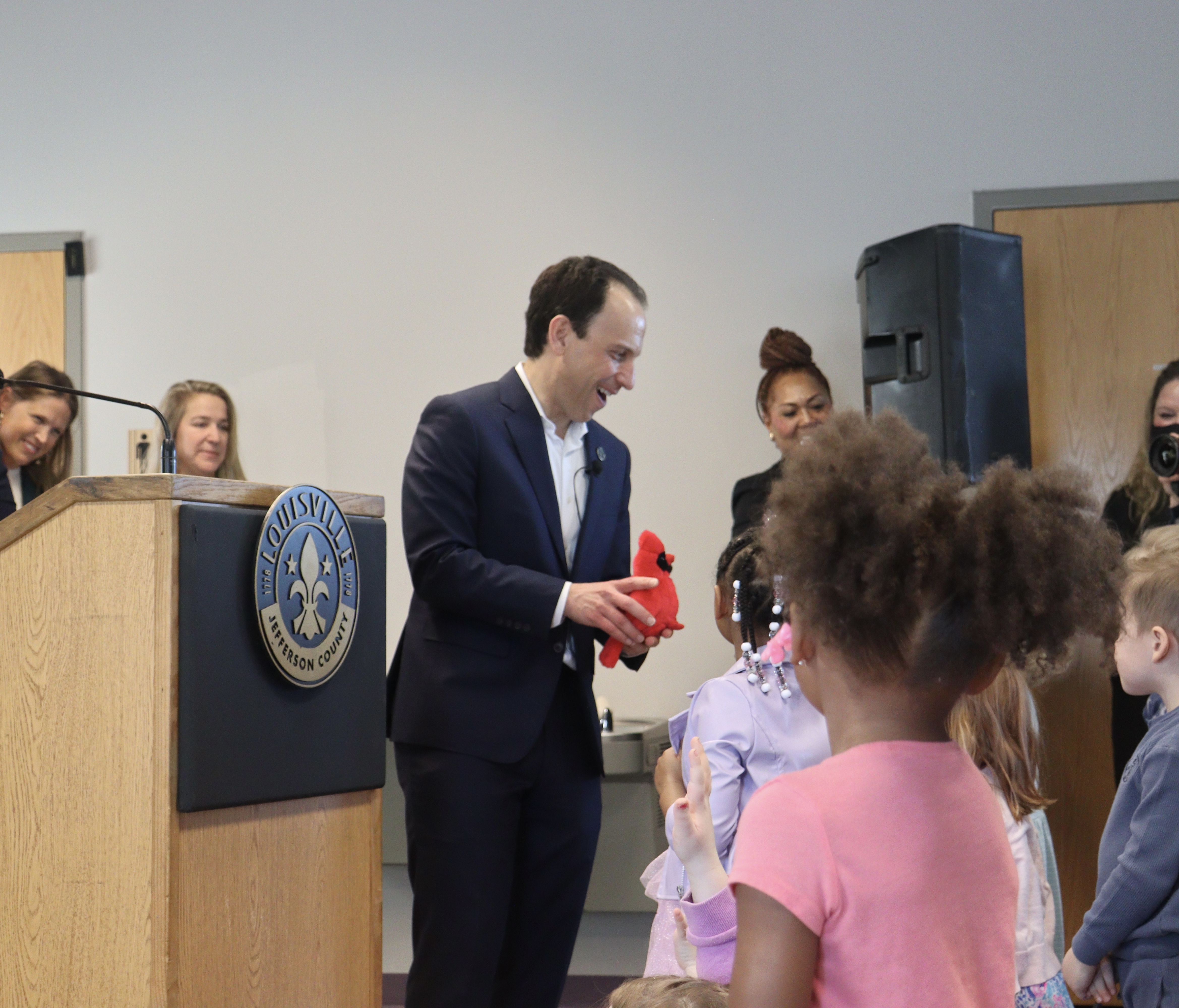 Louisville Mayor Craig Greenberg proposes plans for universal pre-K program - Vimarsana News