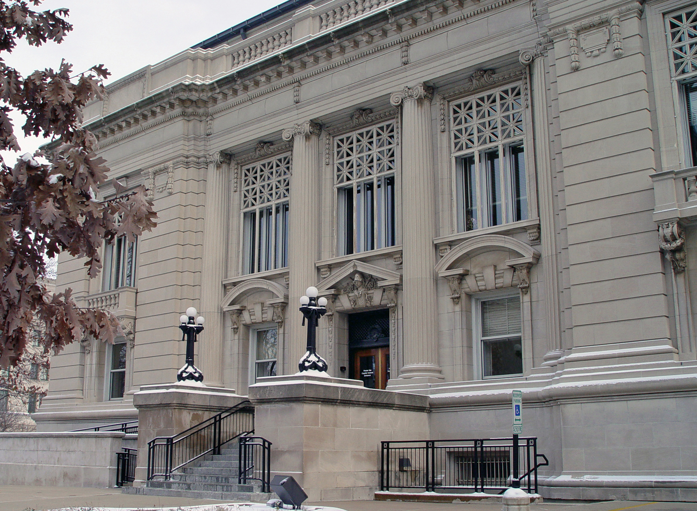 Illinois Supreme Court halts abolition of cash bail - Vimarsana News