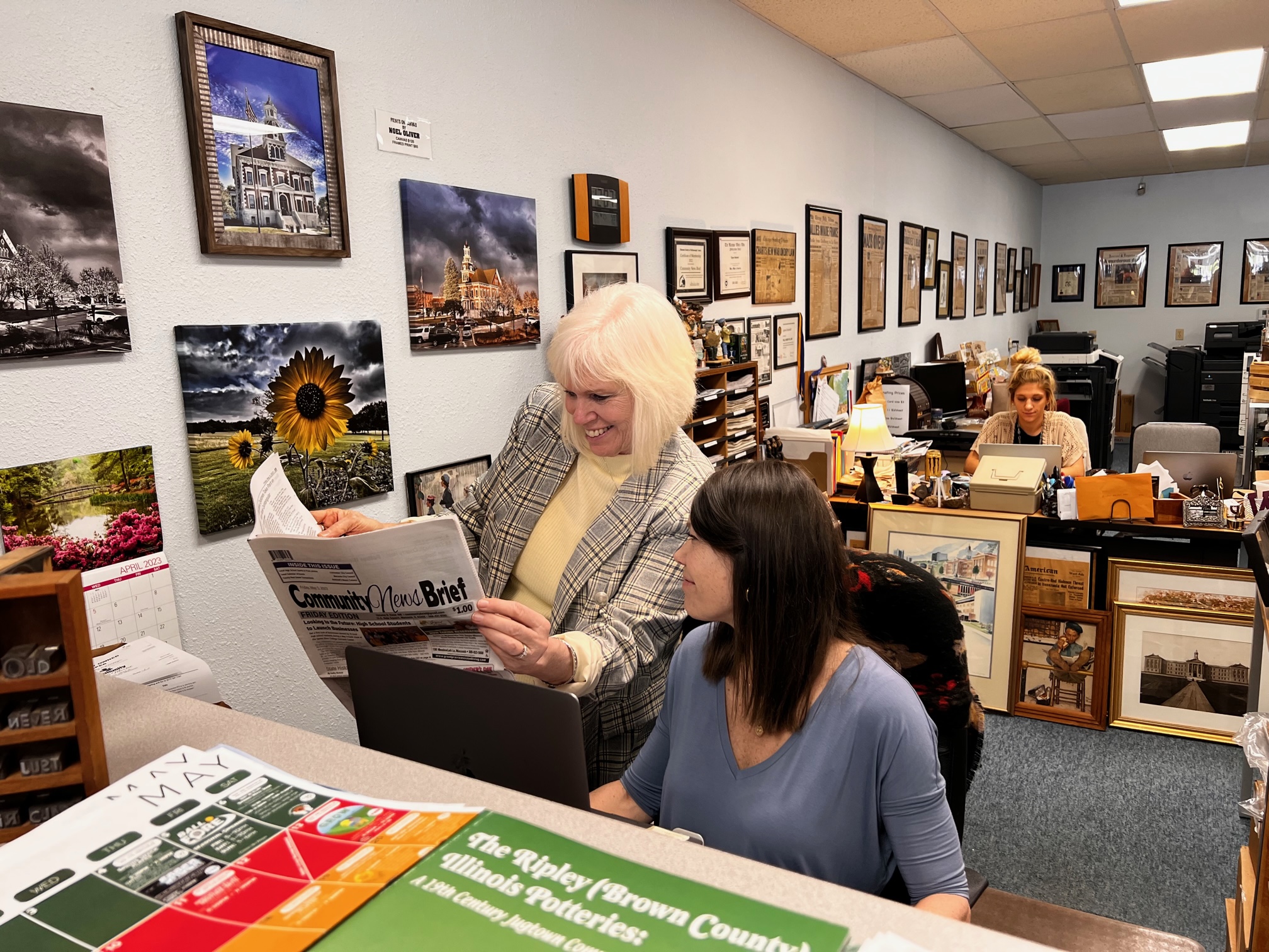 Startup newspaper helps western Illinois communities avoid becoming 'news deserts' - Vimarsana News