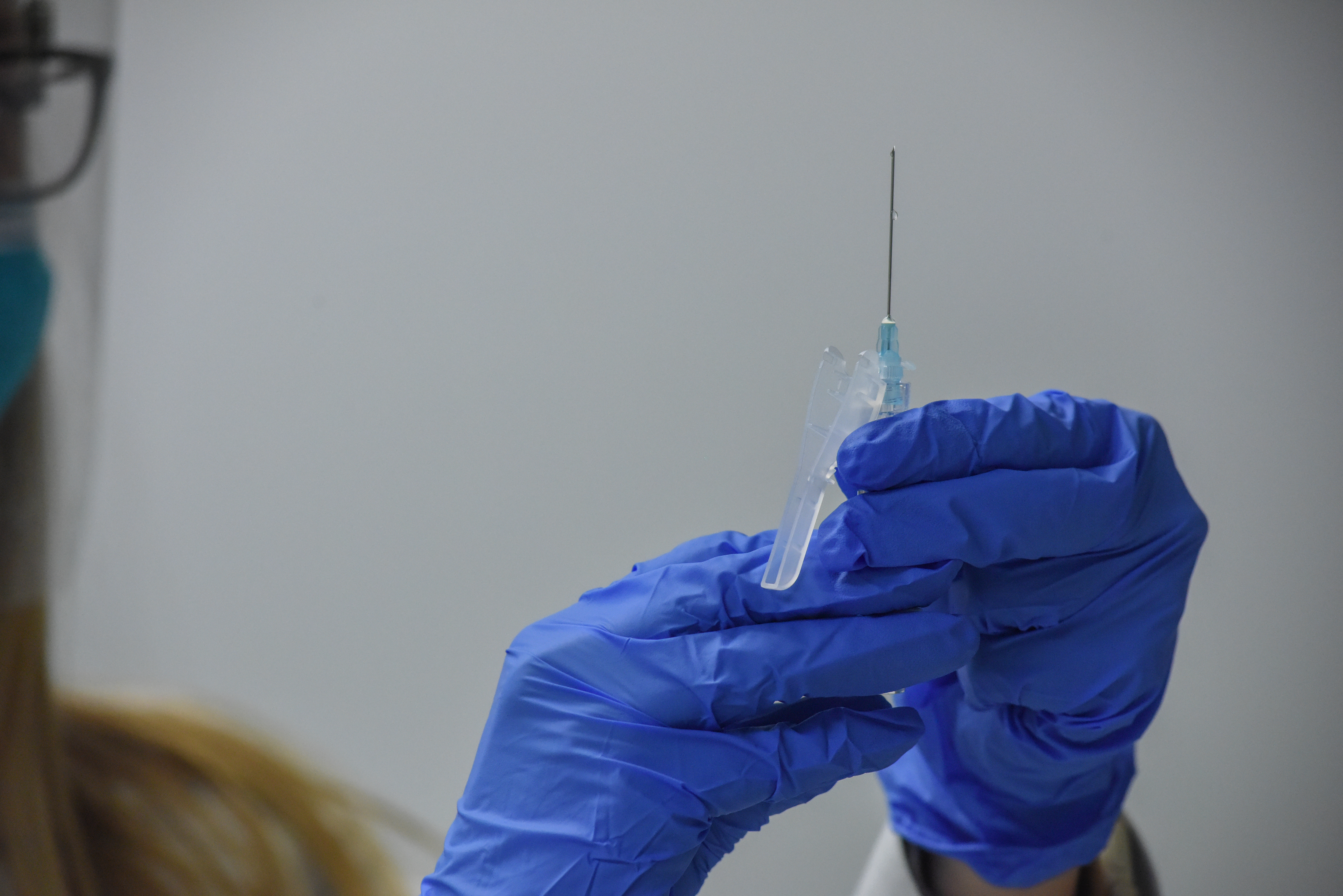 Charlotte-Area Dry Ice Companies, Hospitals Prepare For COVID-19 Vaccine Cold Chain - Vimarsana News