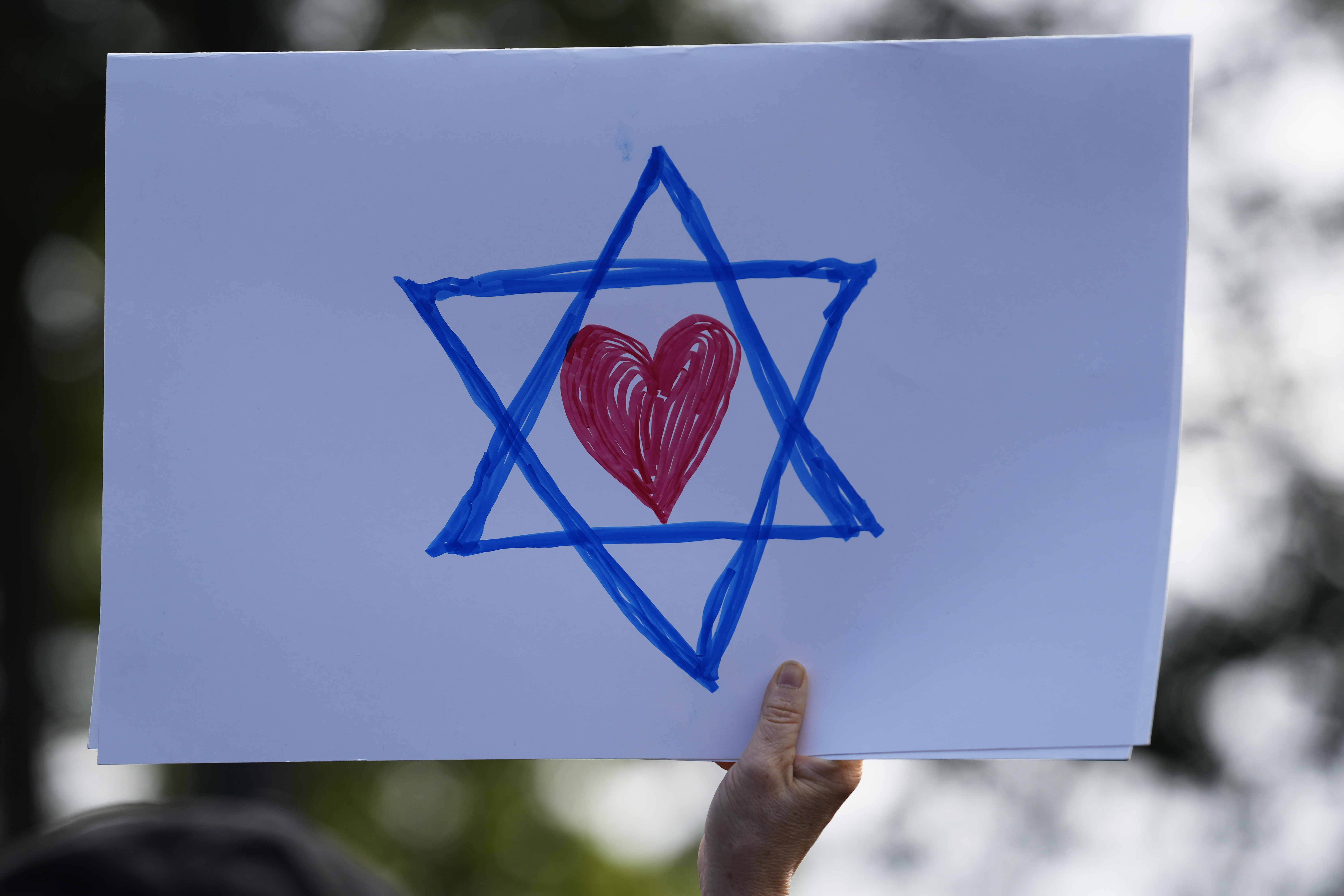 Synagogues focus on building compassion for all those suffering from the Israel-Hamas conflict - Vimarsana News