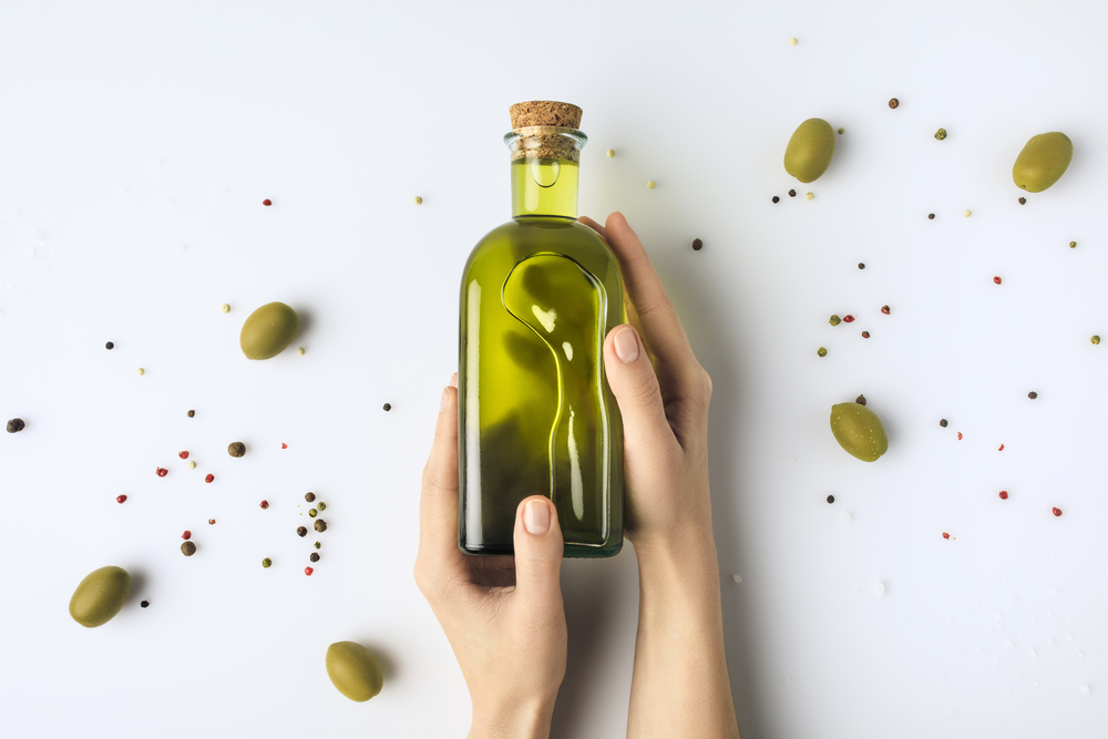 Why a little olive oil every day may lower your risk of dying from dementia - Vimarsana News
