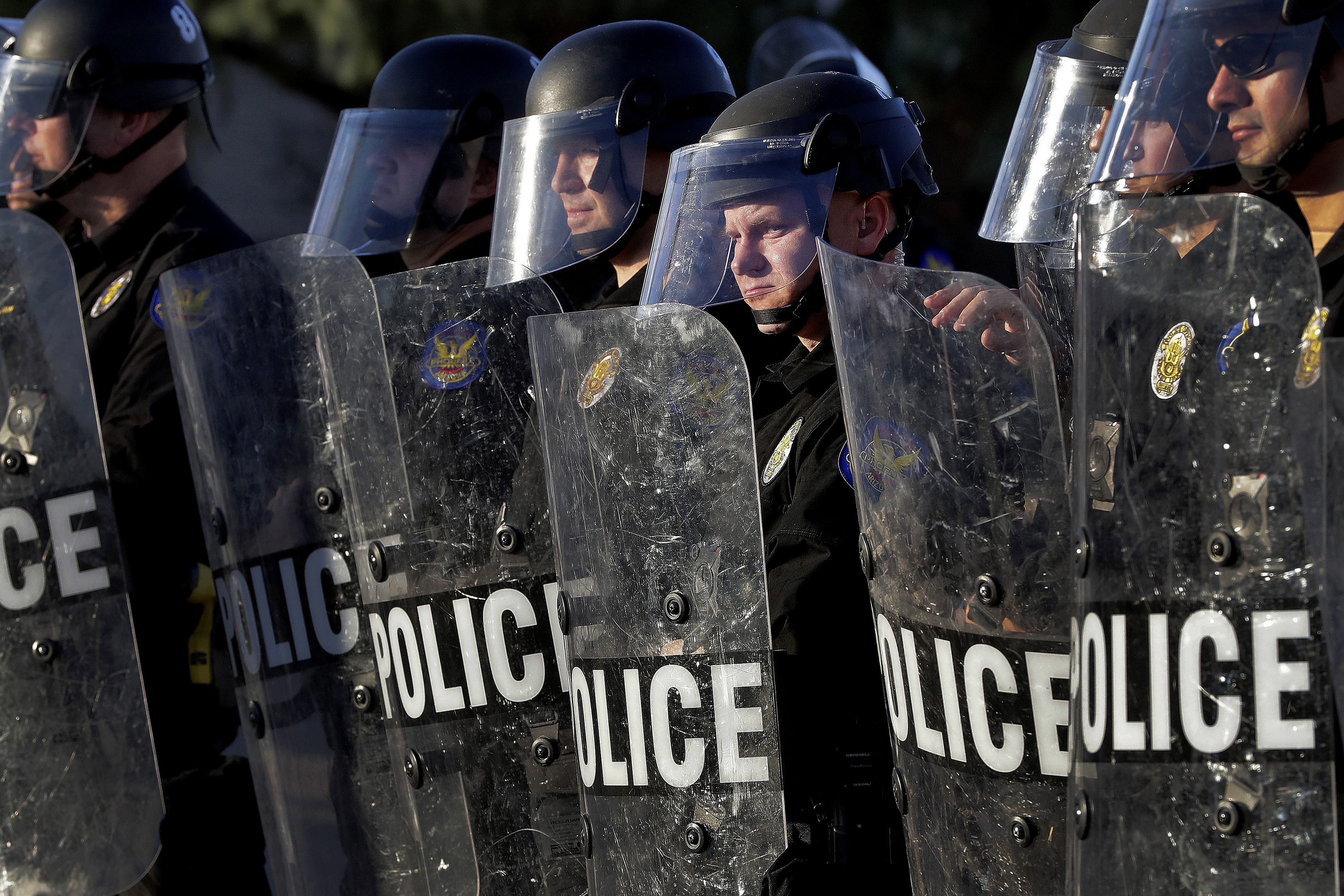 Phoenix police have pattern of rights violations, excessive force, report says : NPR - Vimarsana News