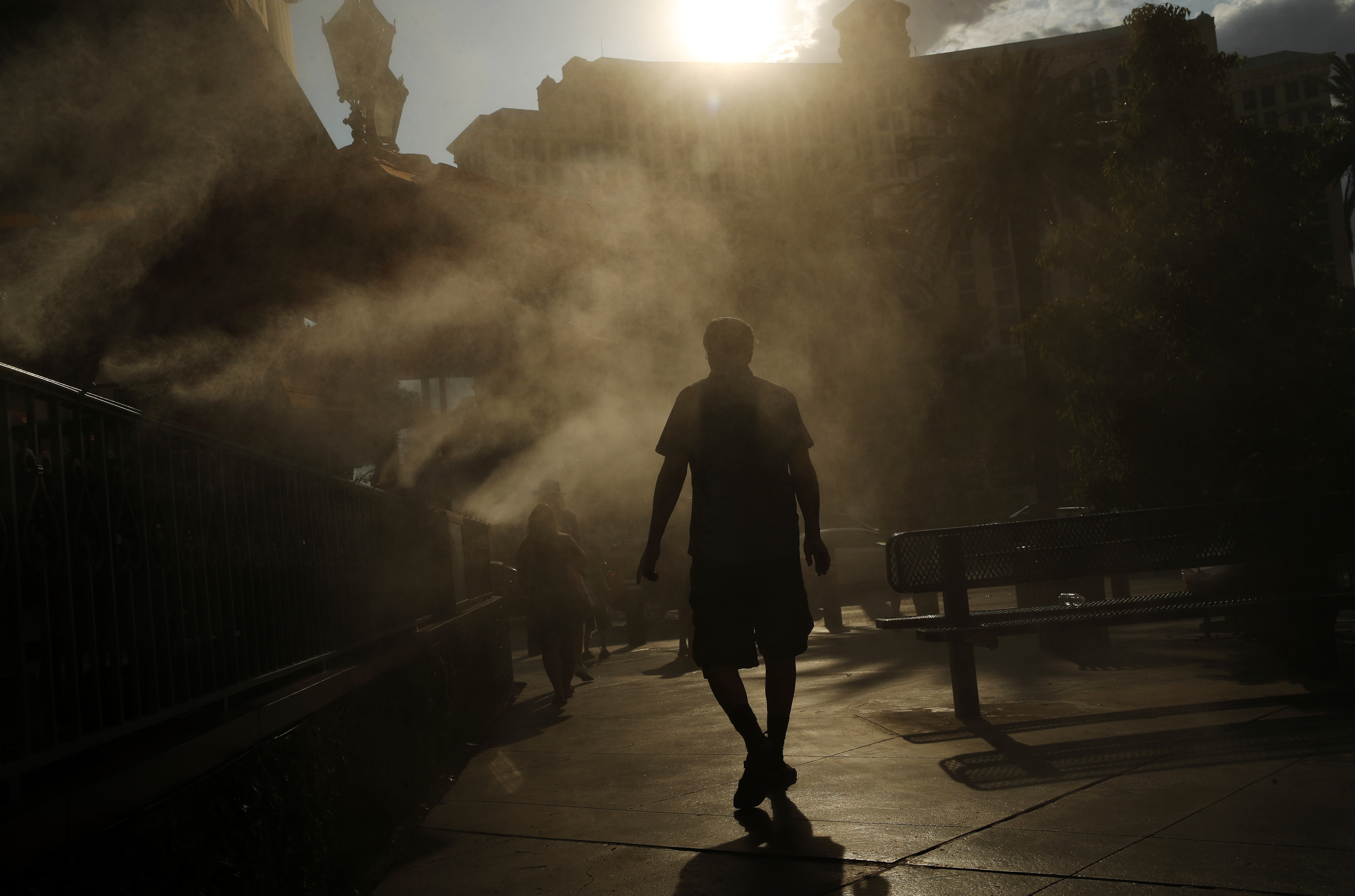 Clark County sees 7 heat-related deaths; officials urge caution through heat warning - Vimarsana News