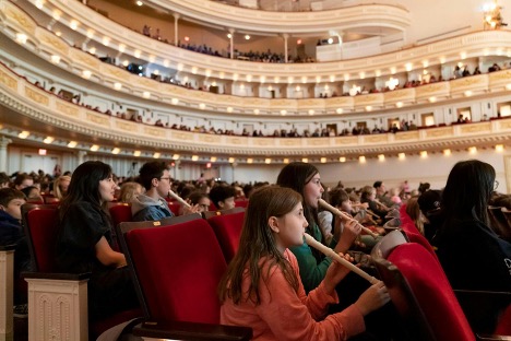 Carnegie Hall's interactive 'Link Up' concerts give NYC students a big introduction to playing an instrument - Vimarsana News