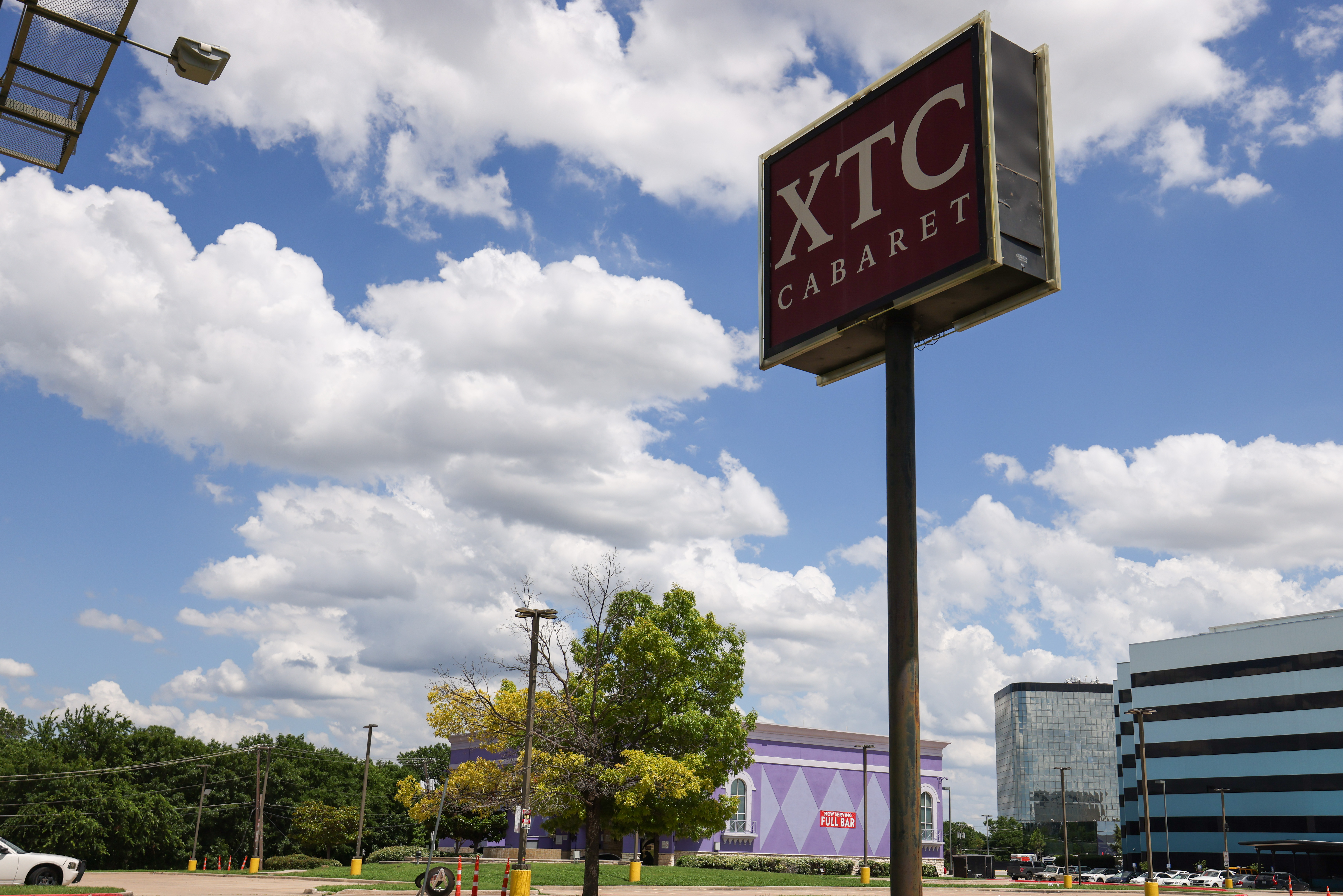 Dallas sex-based business curfew survives another court challenge - Vimarsana News