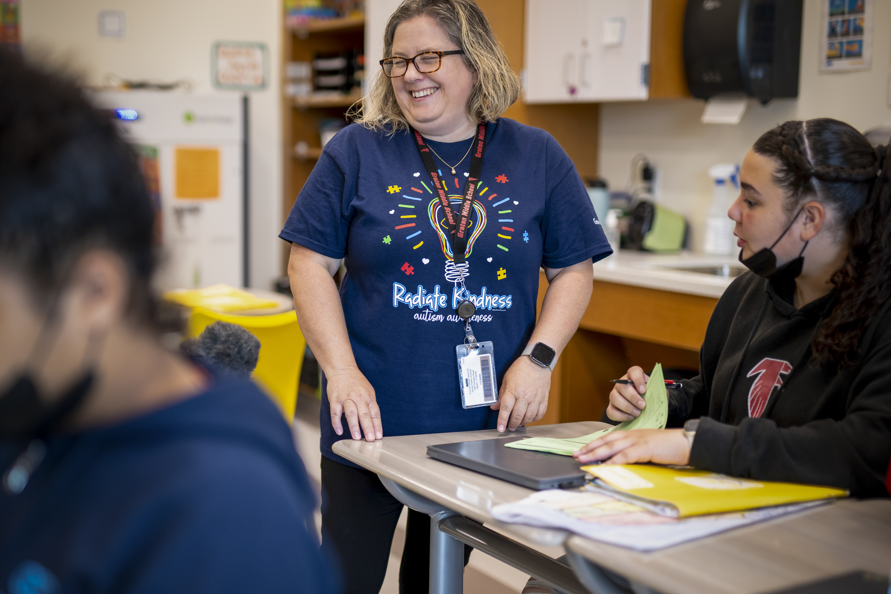 Paraeducators, the backbone of classrooms, push for better training and wages in Connecticut - Vimarsana News