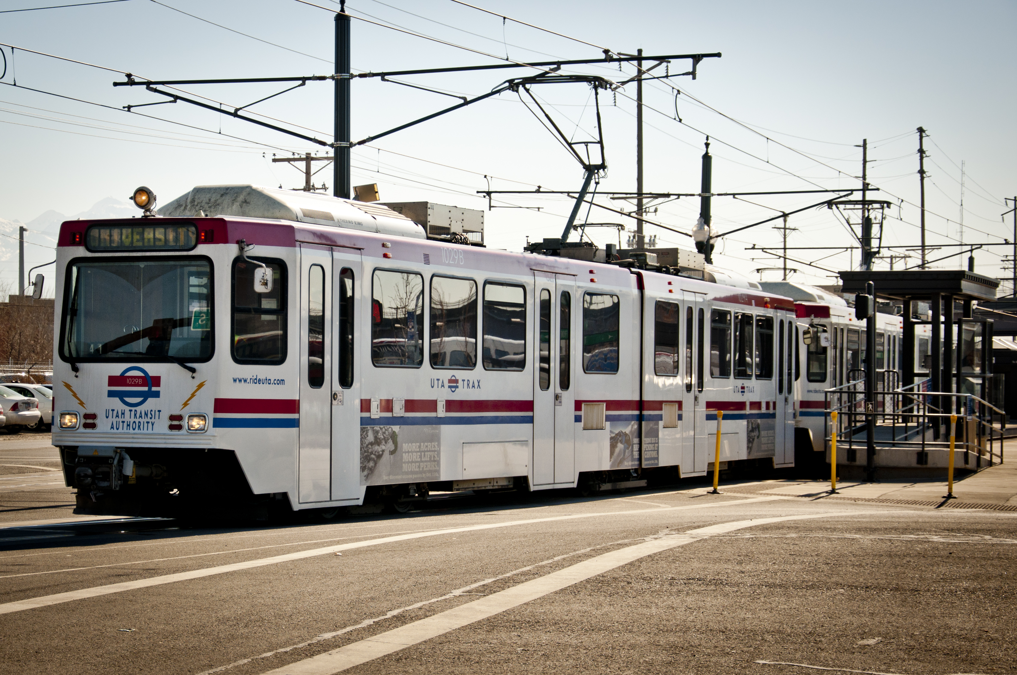 Tuesday AM headlines: Pedestrian killed after being struck by TRAX train - Vimarsana News