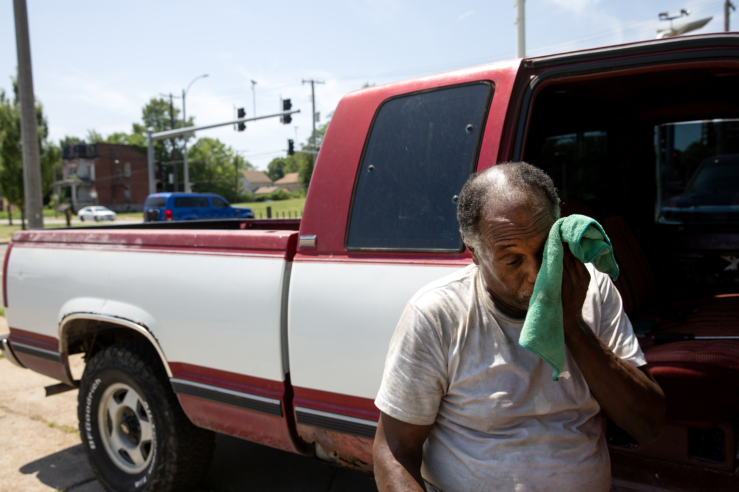 Health risks rise with the temperature as heat wave grips St. Louis region - Vimarsana News