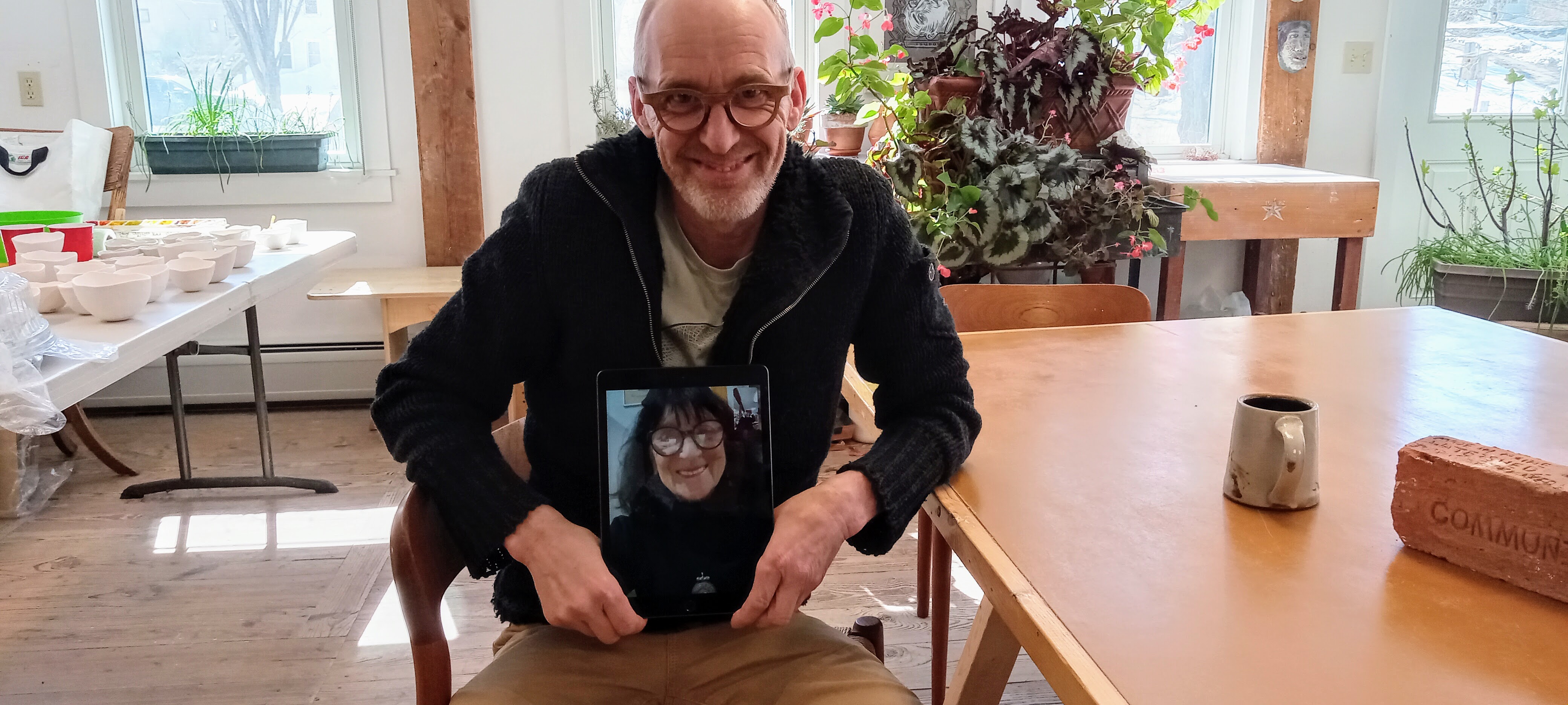 'You try to figure out how this happened': A Ukrainian family of artists, with one in western Mass. - Vimarsana News