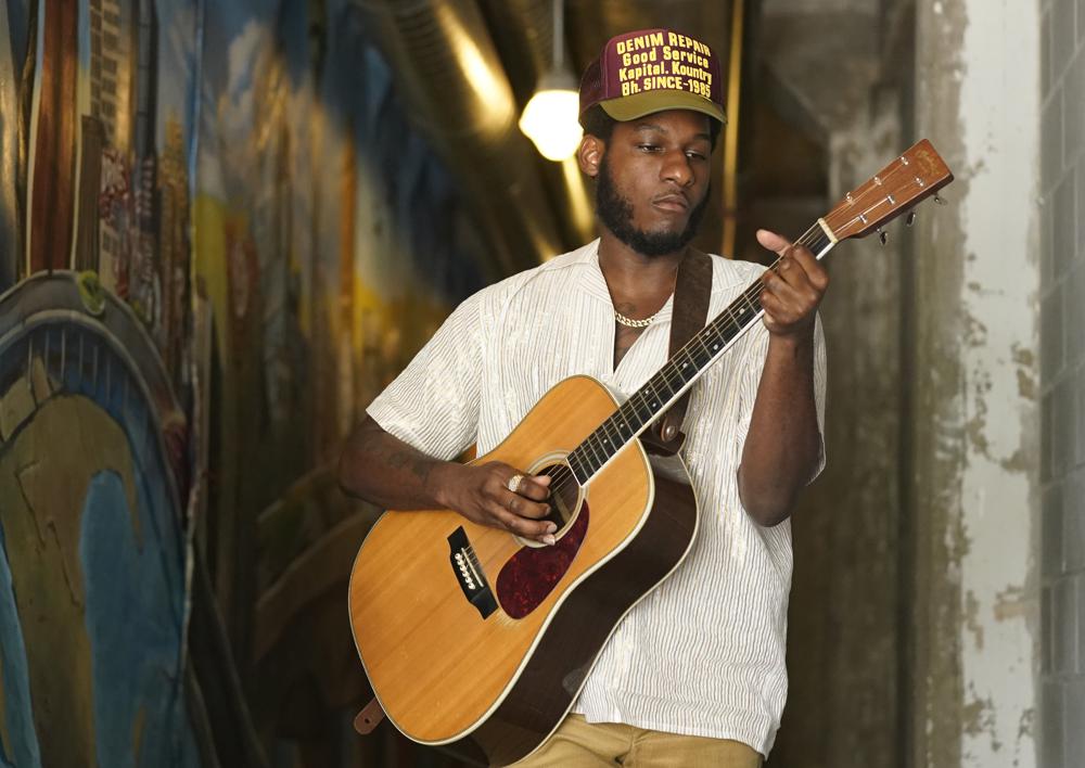 Leon Bridges Shares His Evolution To 'Gold-Digger Sounds' - Vimarsana News