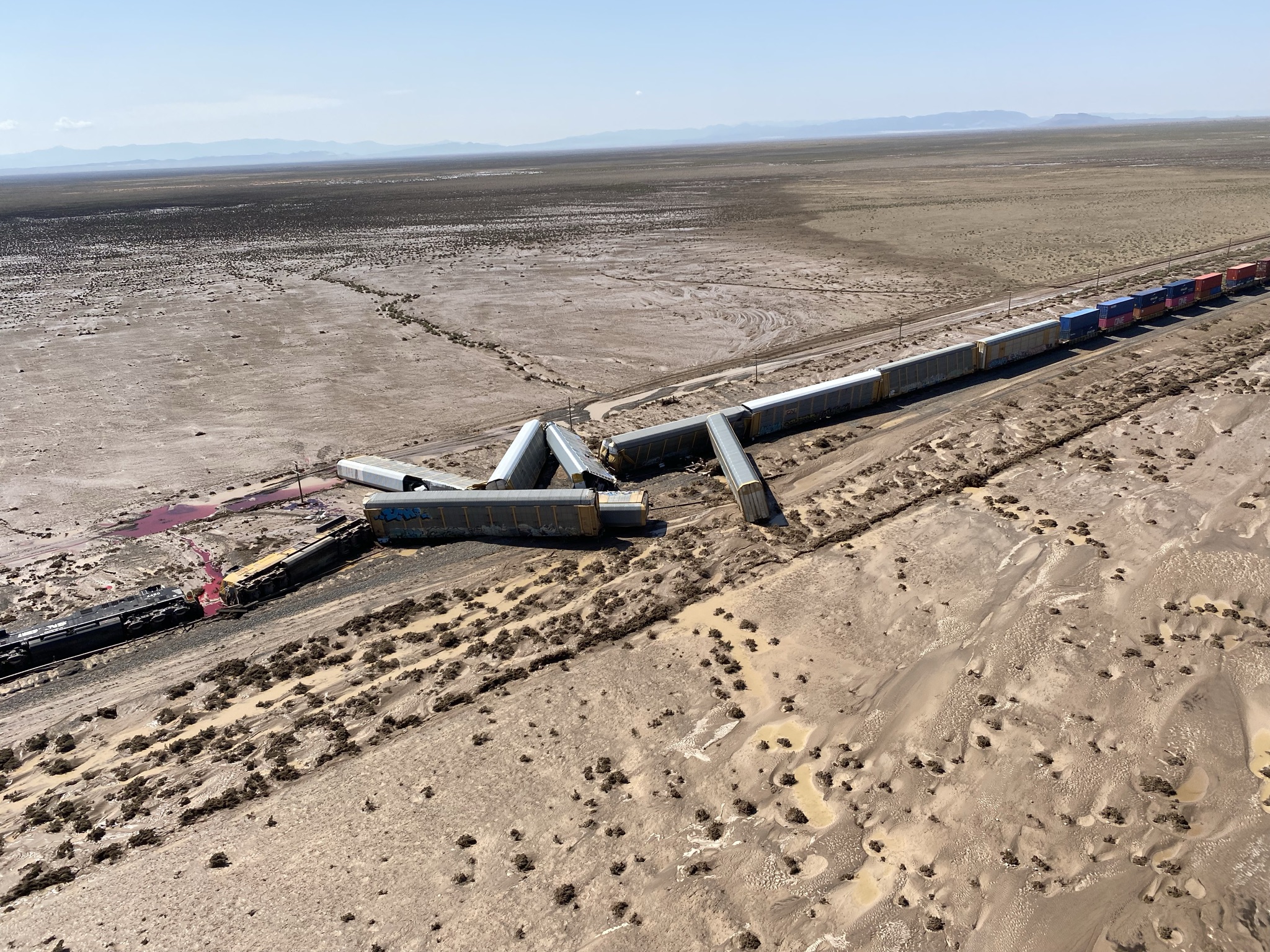 Train Derails In Rural Southwest Utah Amid Thunderstorms And High Floodwaters - Vimarsana News