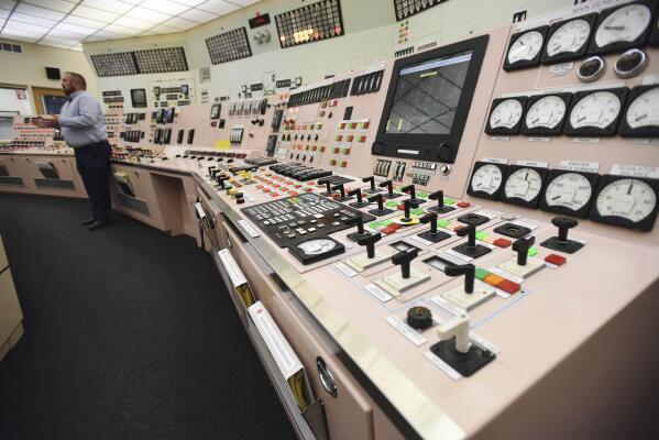 Whitmer says re-opening nuke plant necessary to meet climate goals - Vimarsana News