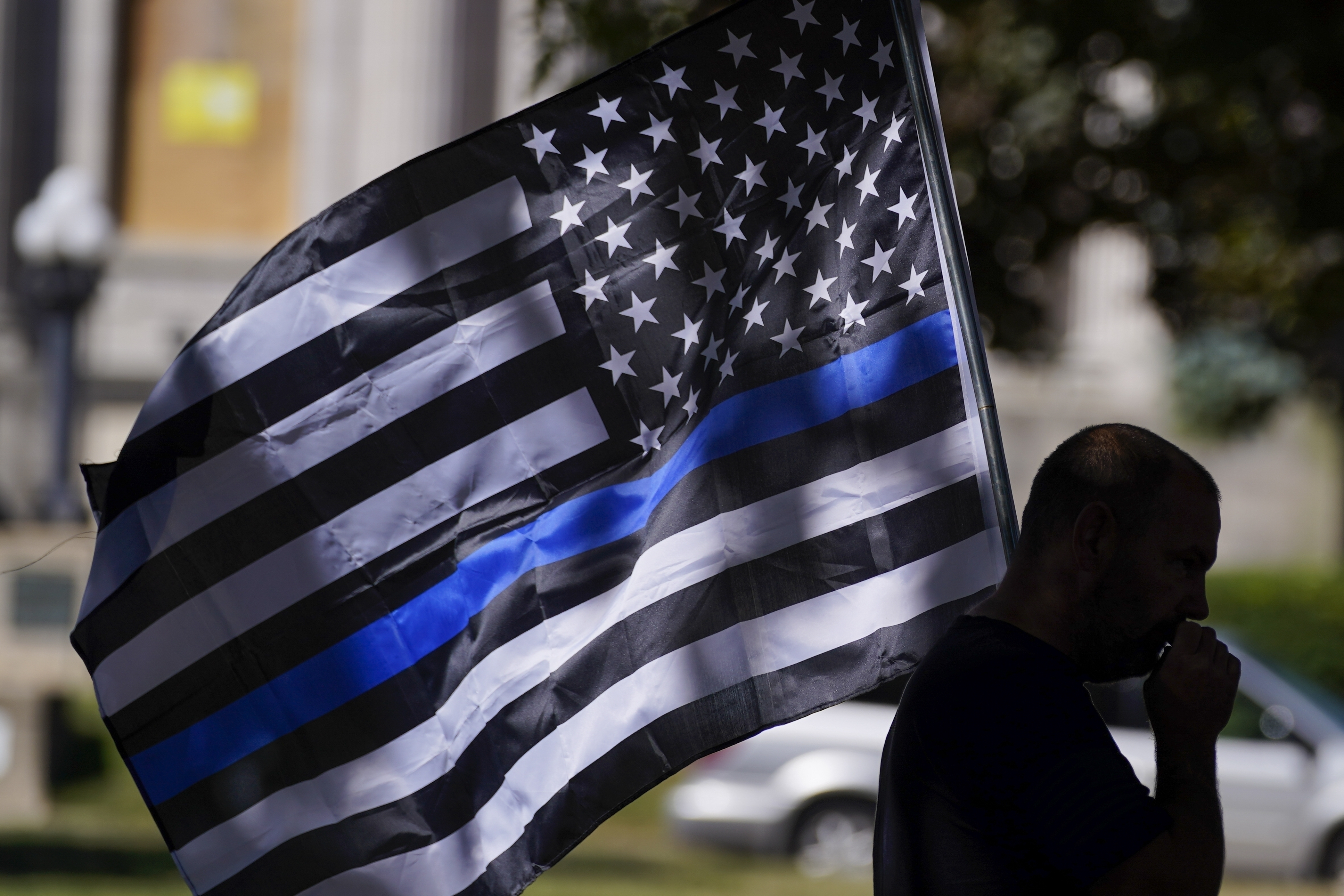 Barring 'thin blue line' flag on Pennsylvania township property is unconstitutional, US court rules - Vimarsana News