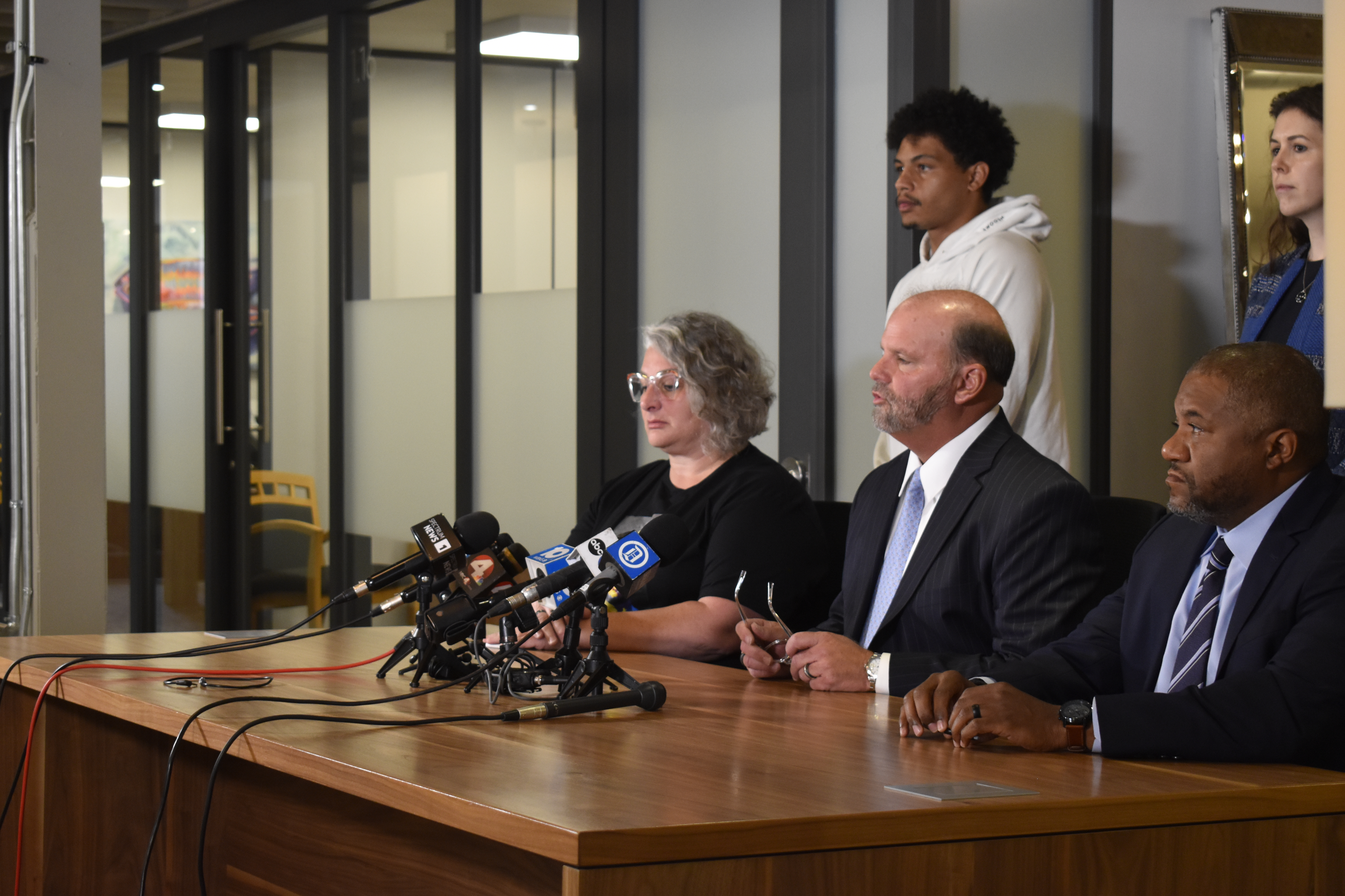 Donovan Lewis' family sues City of Columbus, police chief alleging systemic racism - Vimarsana News